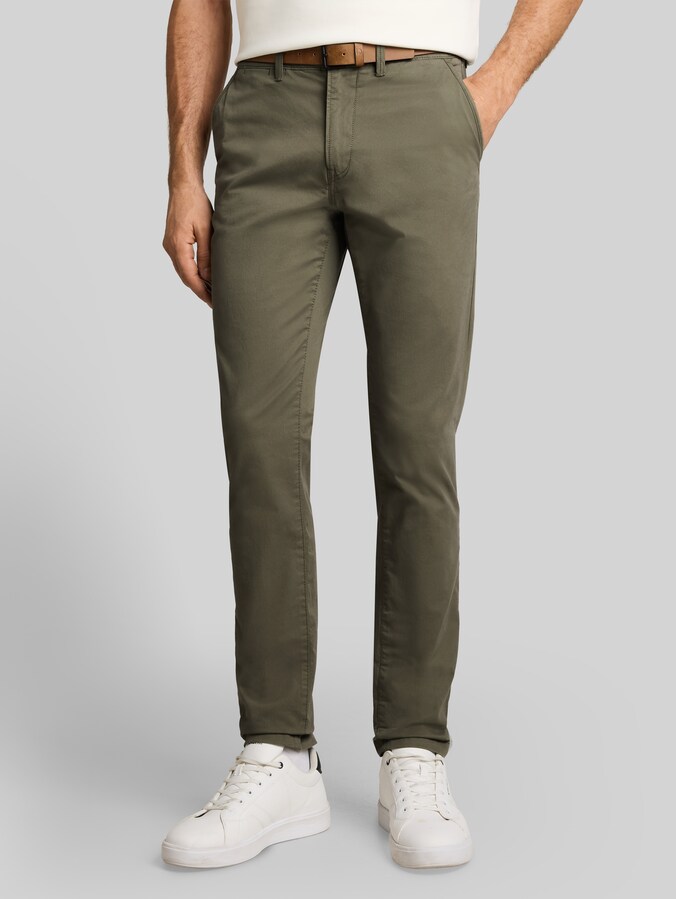 Pantalon chino slim avec ceinture par Denim Male, urban olive green