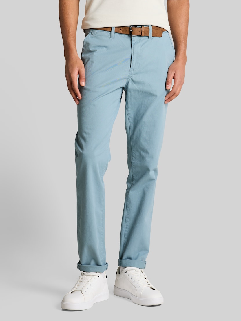 Slim Chino Hose mit Gürtel von Denim Male, citadel blue