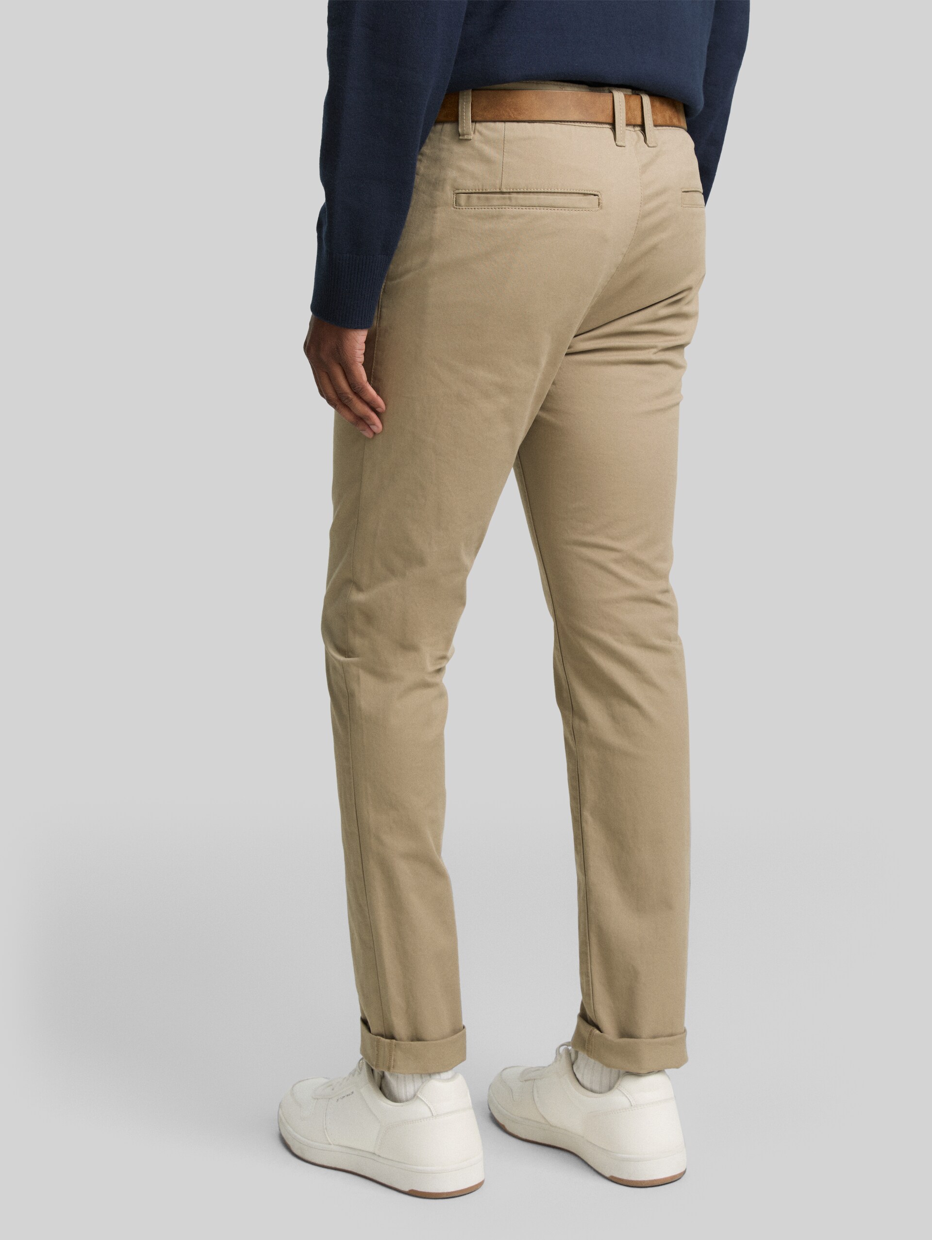 Pantalon chino slim avec ceinture - roasted nut brown - Découpe Vue arrière du modèle