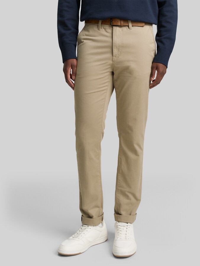 Slim Chino Hose mit Gürtel von Denim Male, roasted nut brown
