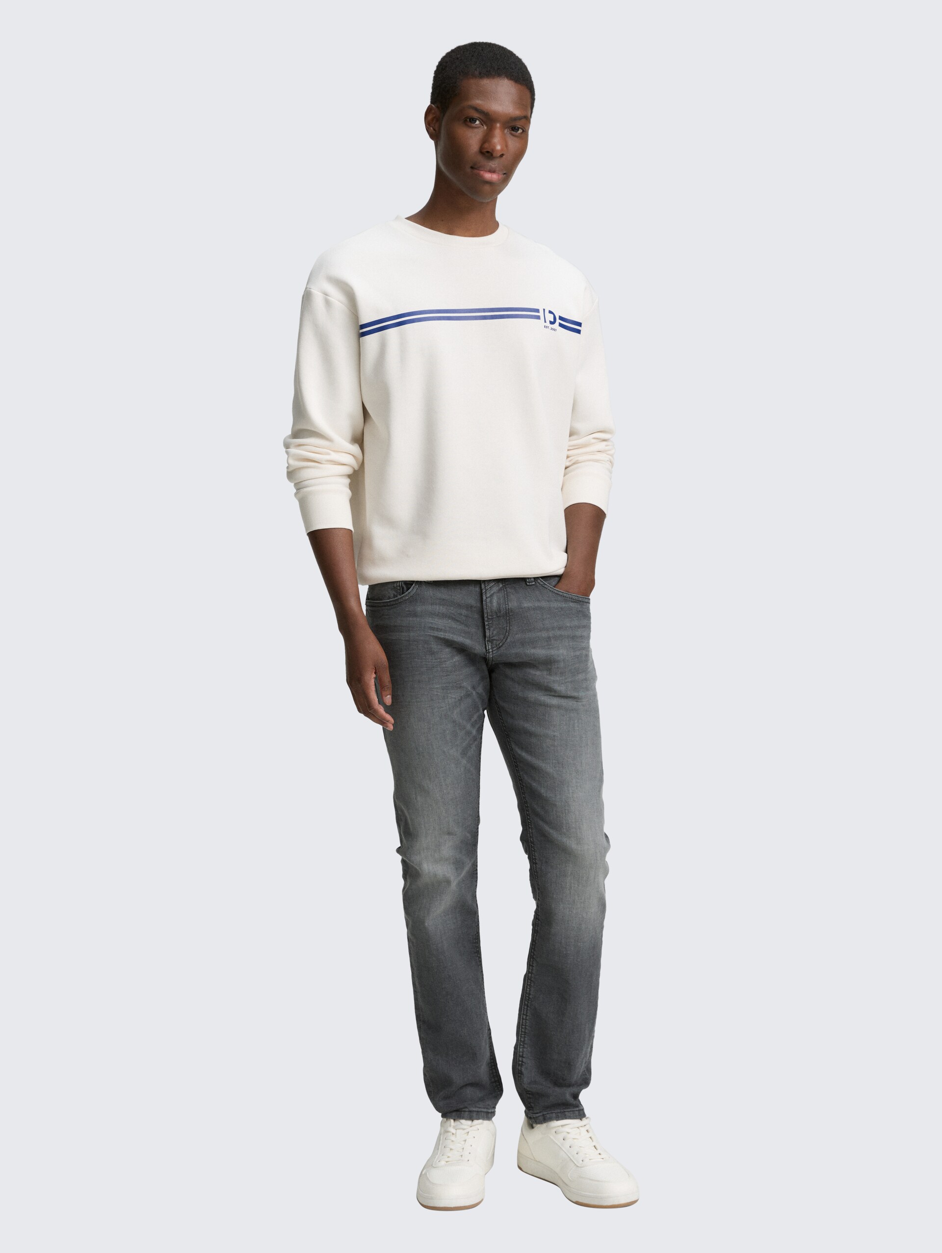 TTPIERS SLIM Jeans - used dark stone grey denim - Model-Vorderansicht