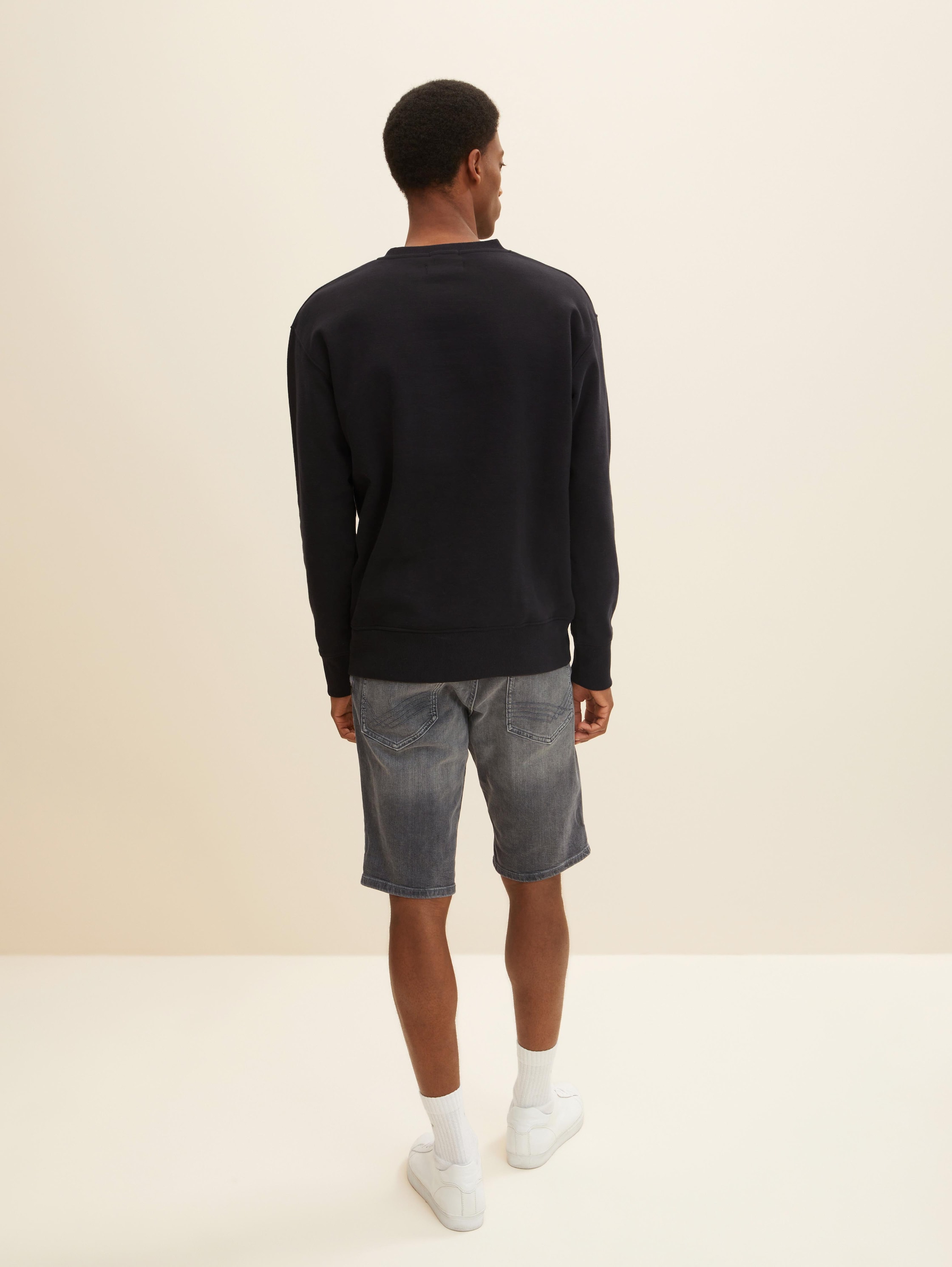 TTJOSH Regular Slim Jeans Shorts - clean mid stone grey denim - Auschnitt Model-Rückansicht