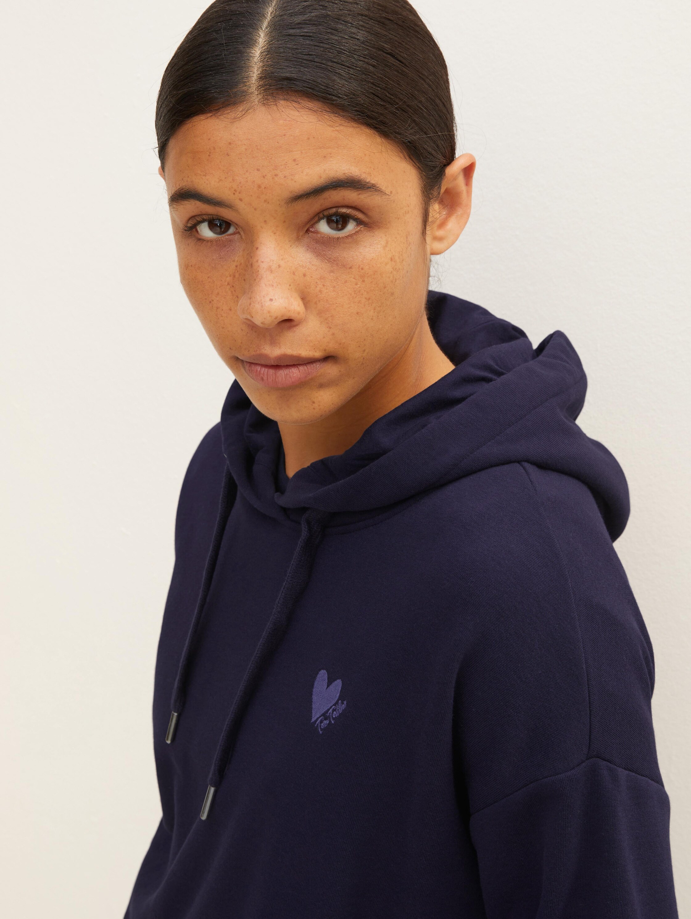 Hoodie mit Stickerei und Bio-Baumwolle - 2