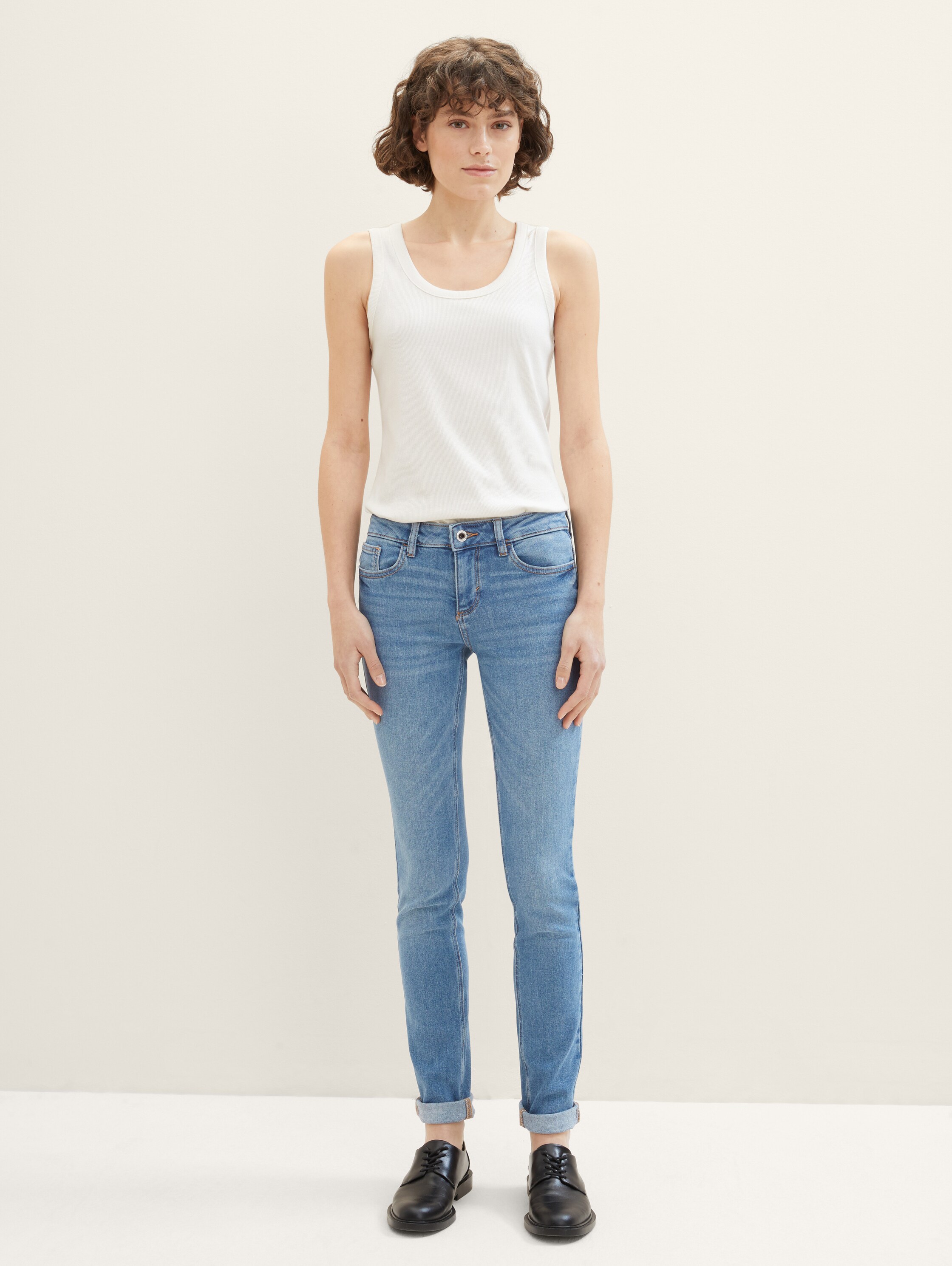 TTALEXA Slim Jeans - light stone bright blue denim - Model-Vorderansicht