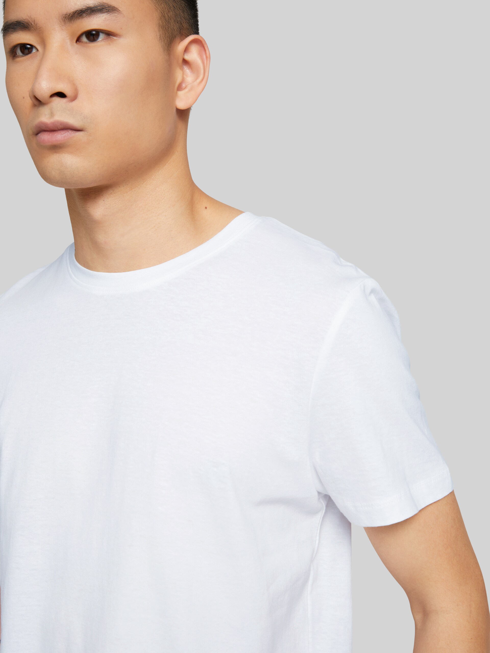 T-Shirts im Doppelpack - White - Detail-Model-Ansicht