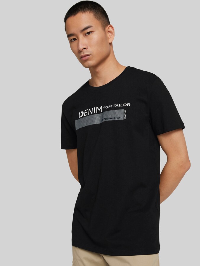 T-shirt van biologisch katoen door Denim Male, Black