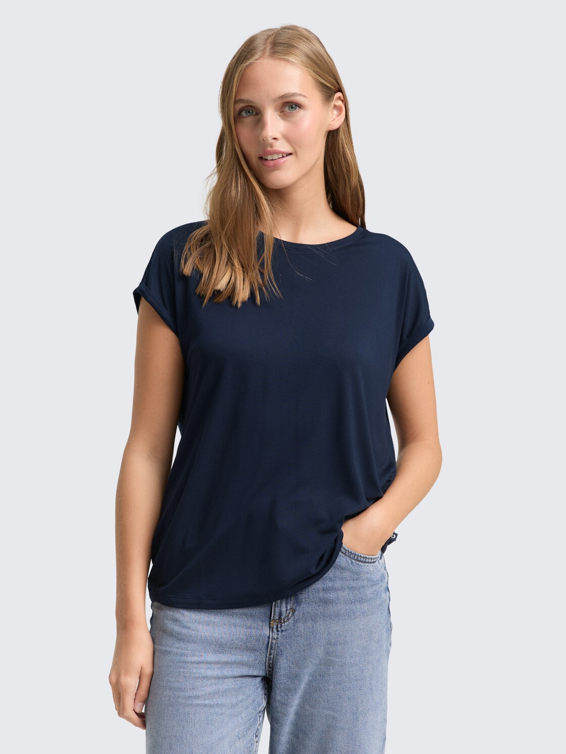 Loose Fit T-Shirt - sky captain blue - Ausschnitt Model-Vorderansicht