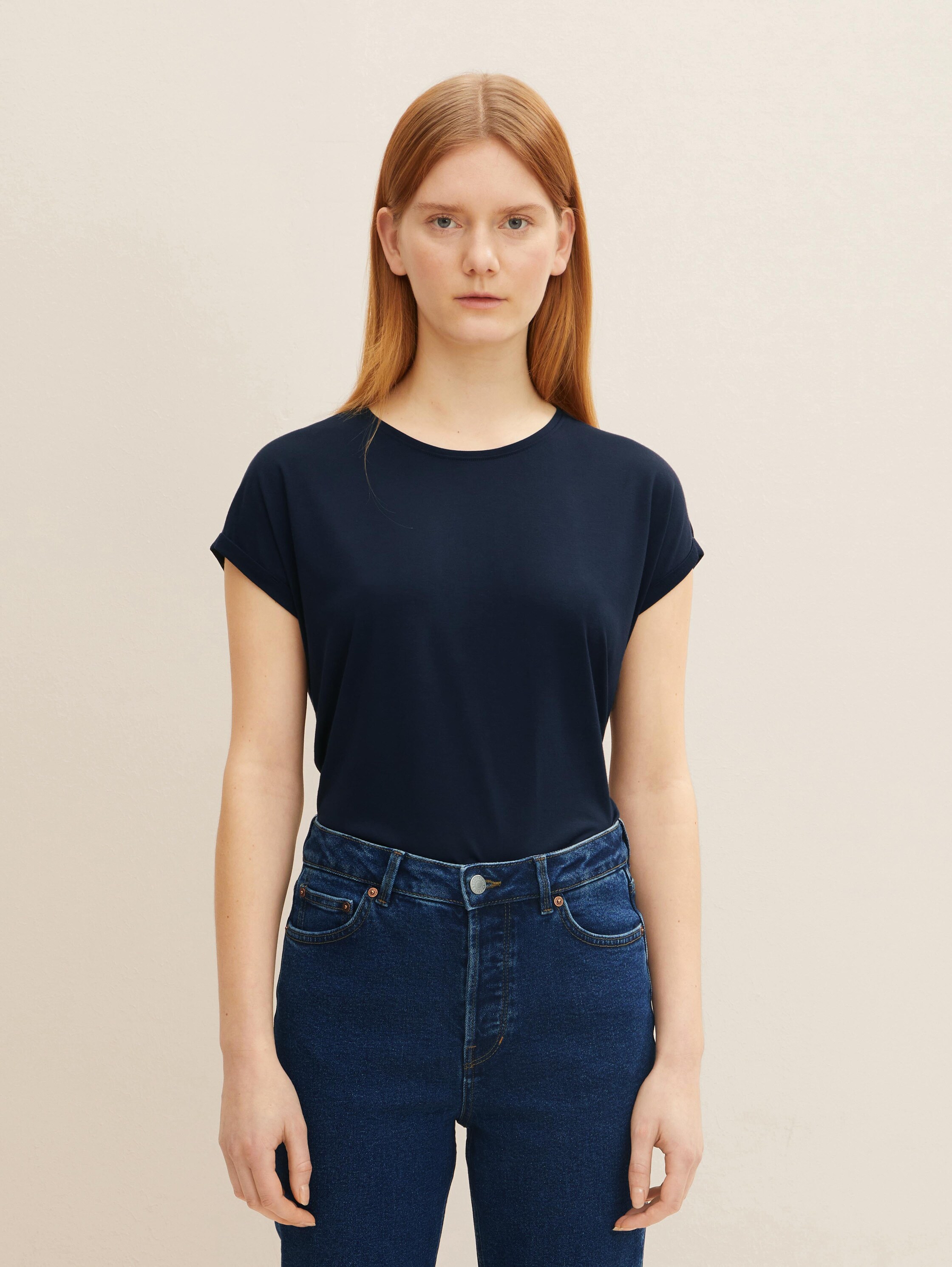 Basic T-Shirt - 2