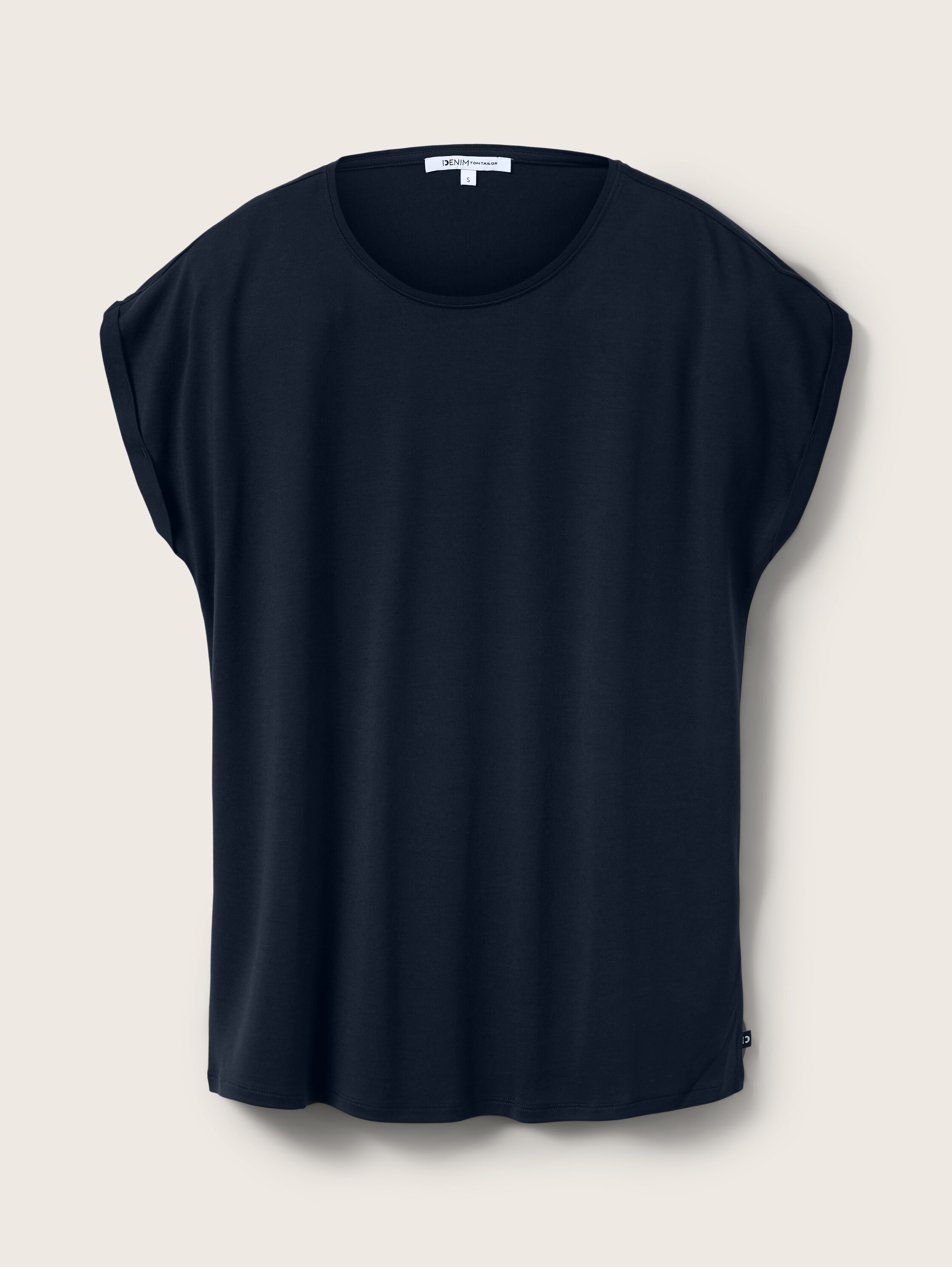 Basic T-Shirt - 4