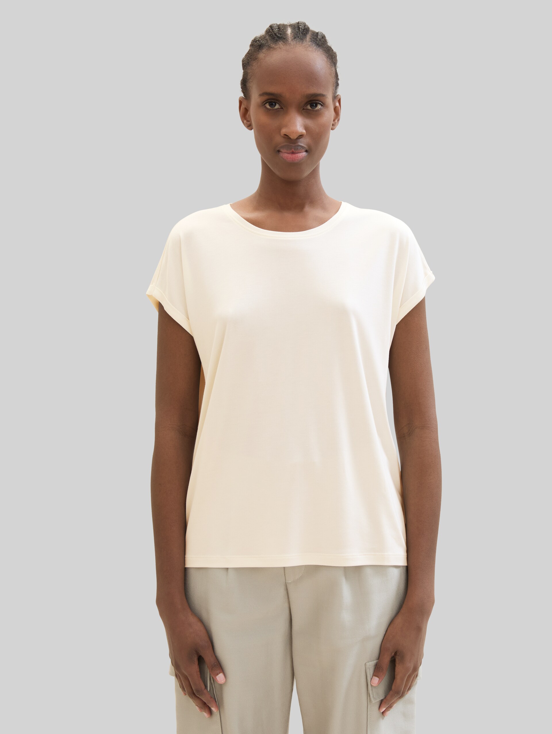 T-shirt met losse pasvorm - Off White - Nek model vooraanzicht