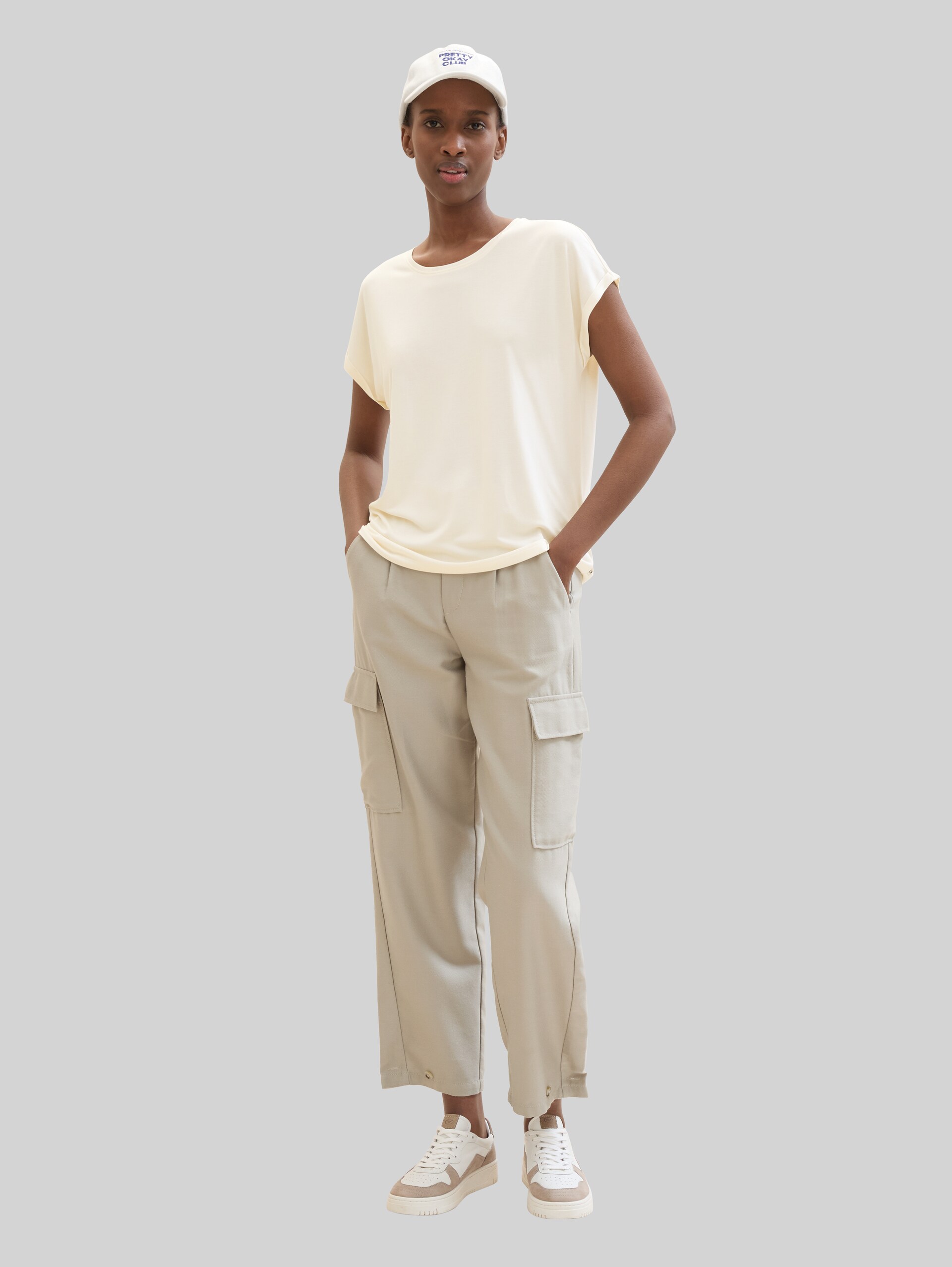 T-shirt met losse pasvorm - Off White - Model vooraanzicht