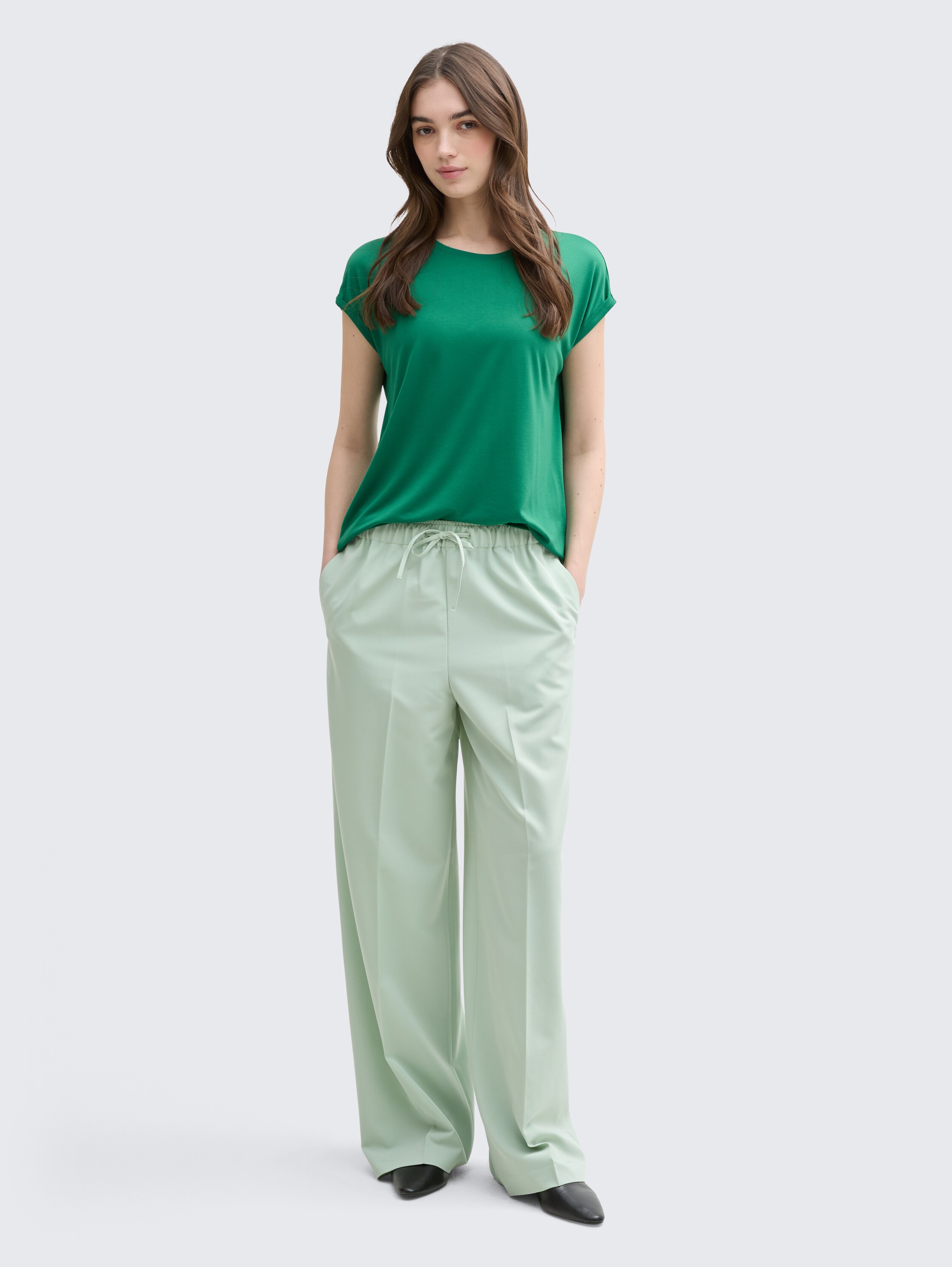 Basic T-Shirt - luscious_pine_green - 