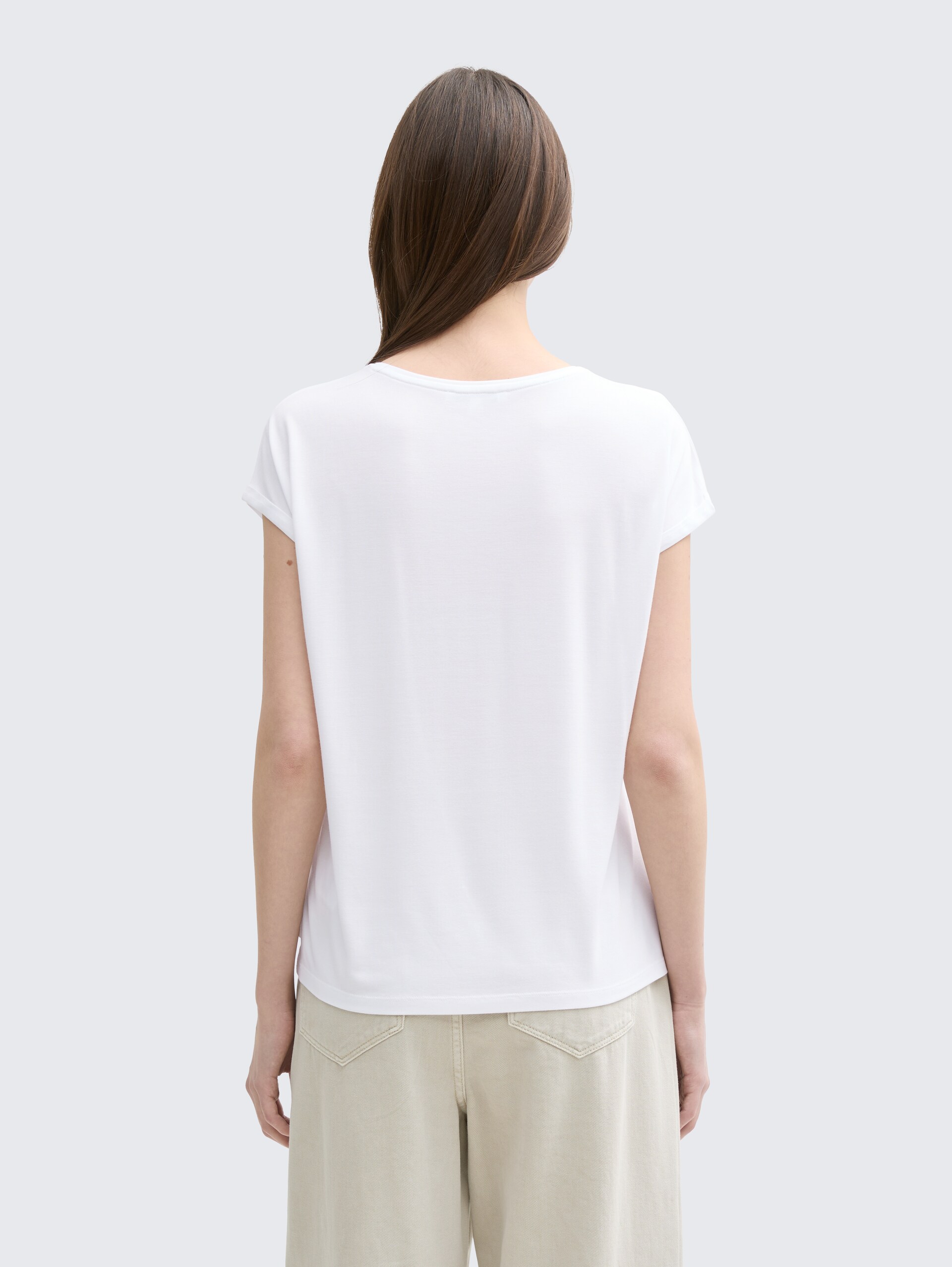 Loose Fit T-Shirt - White - Auschnitt Model-Rückansicht