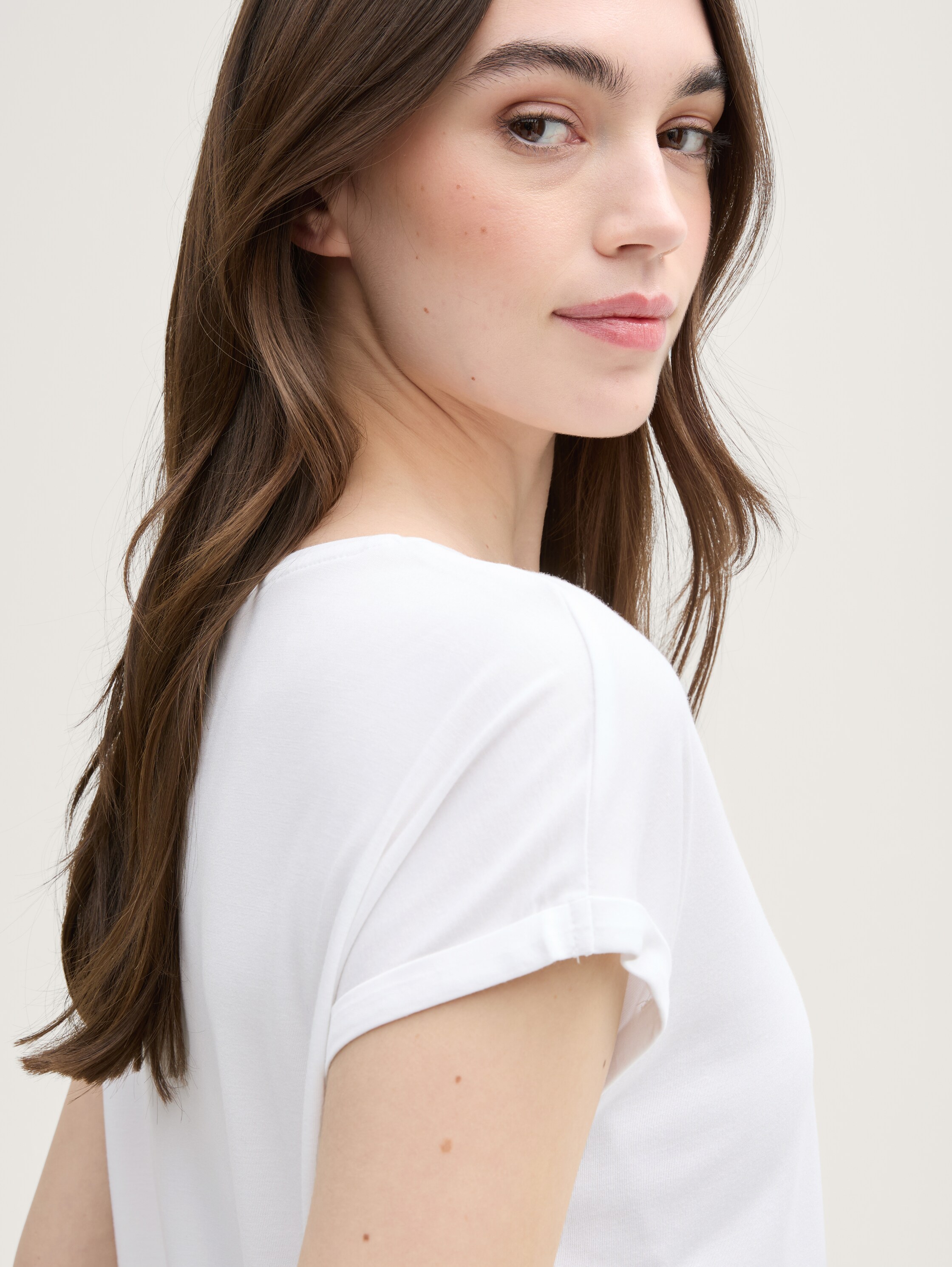 Basic T-Shirt - 4