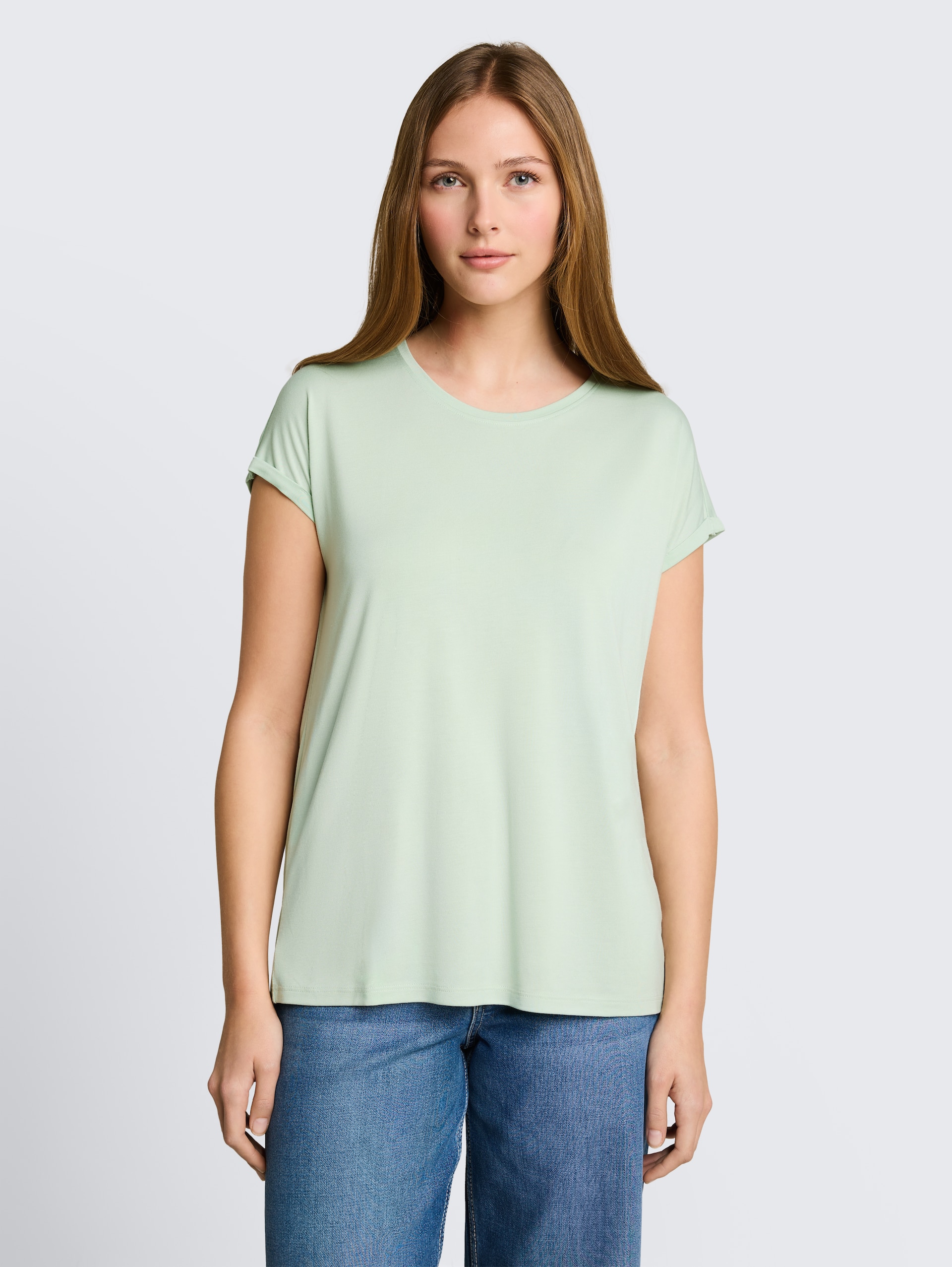 T-shirt met losse pasvorm - light matcha green - Nek model vooraanzicht