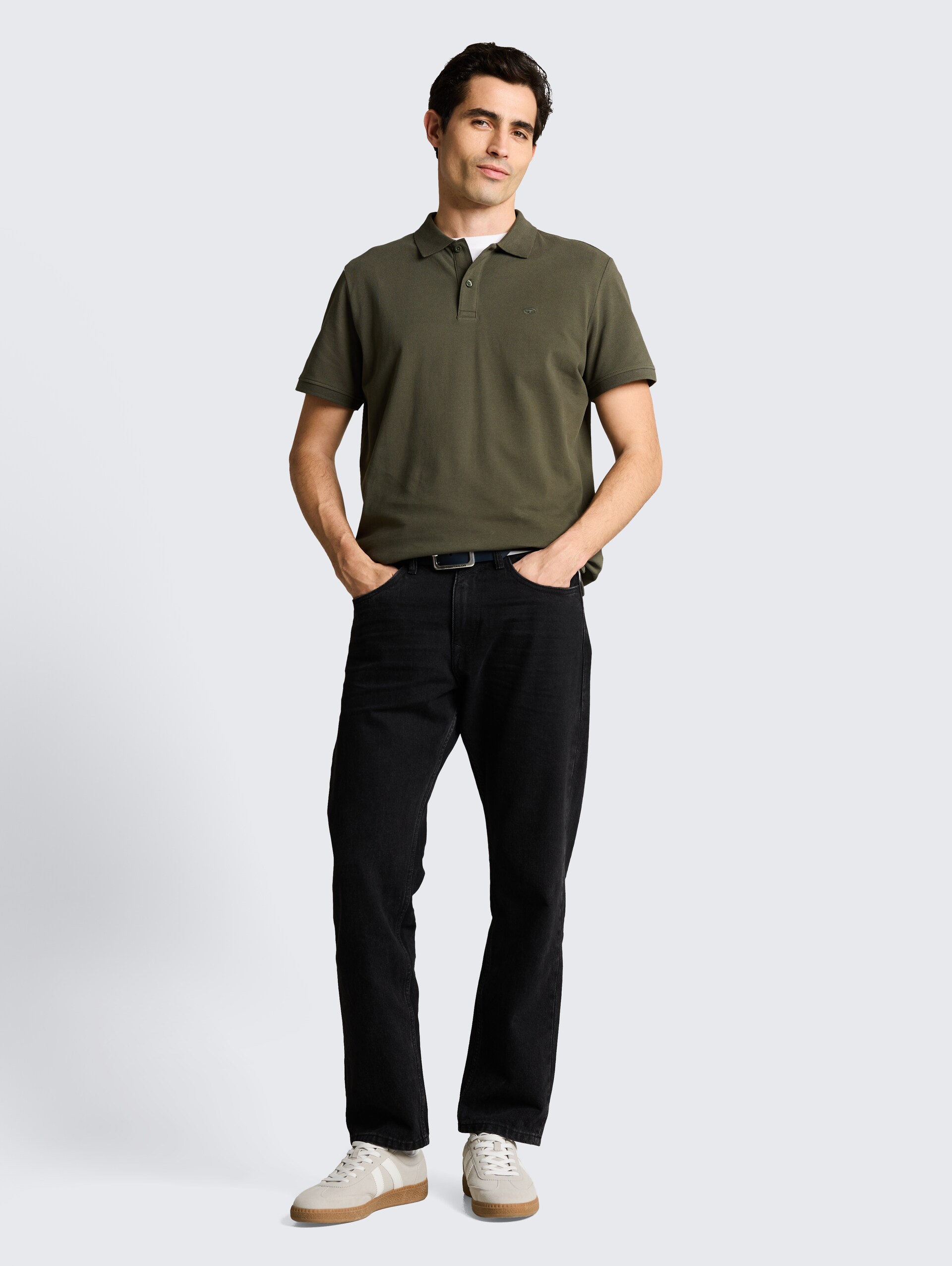 Piqué Poloshirt mit Logo-Stickerei - deep leaf green