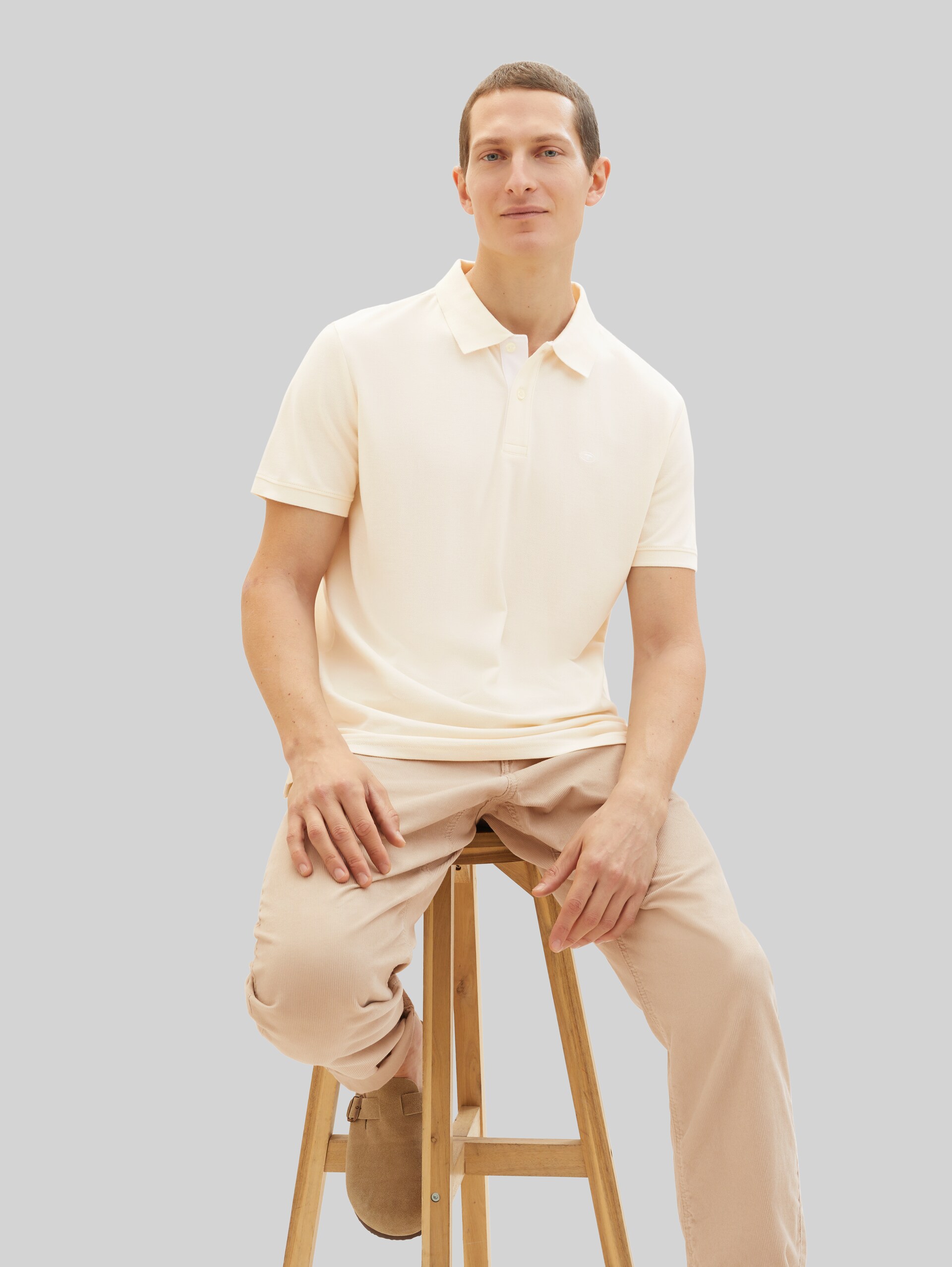 Piqué Poloshirt mit Logo-Stickerei - beige pearl