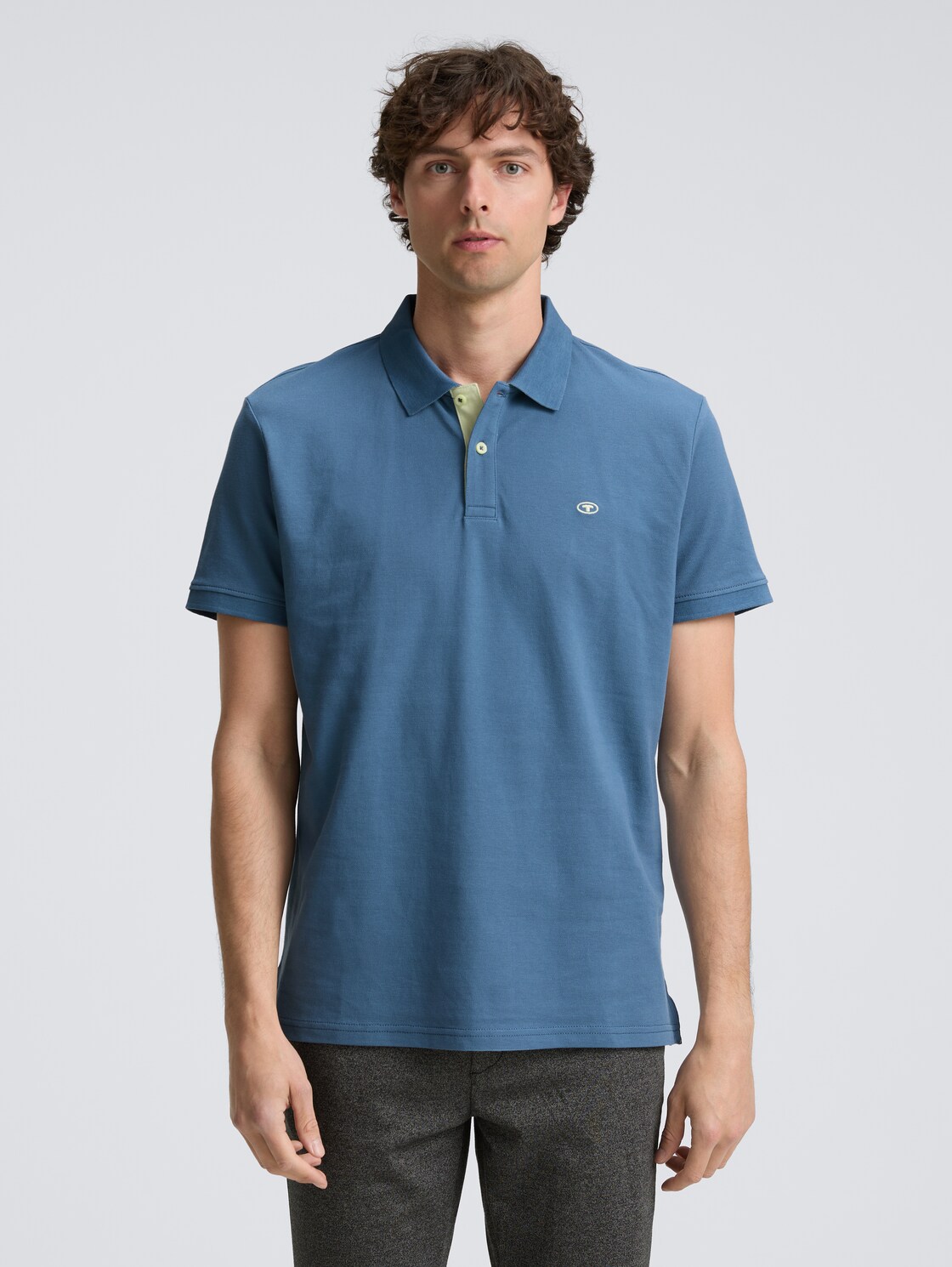 Piqué Poloshirt mit Logo-Stickerei - mystical blue