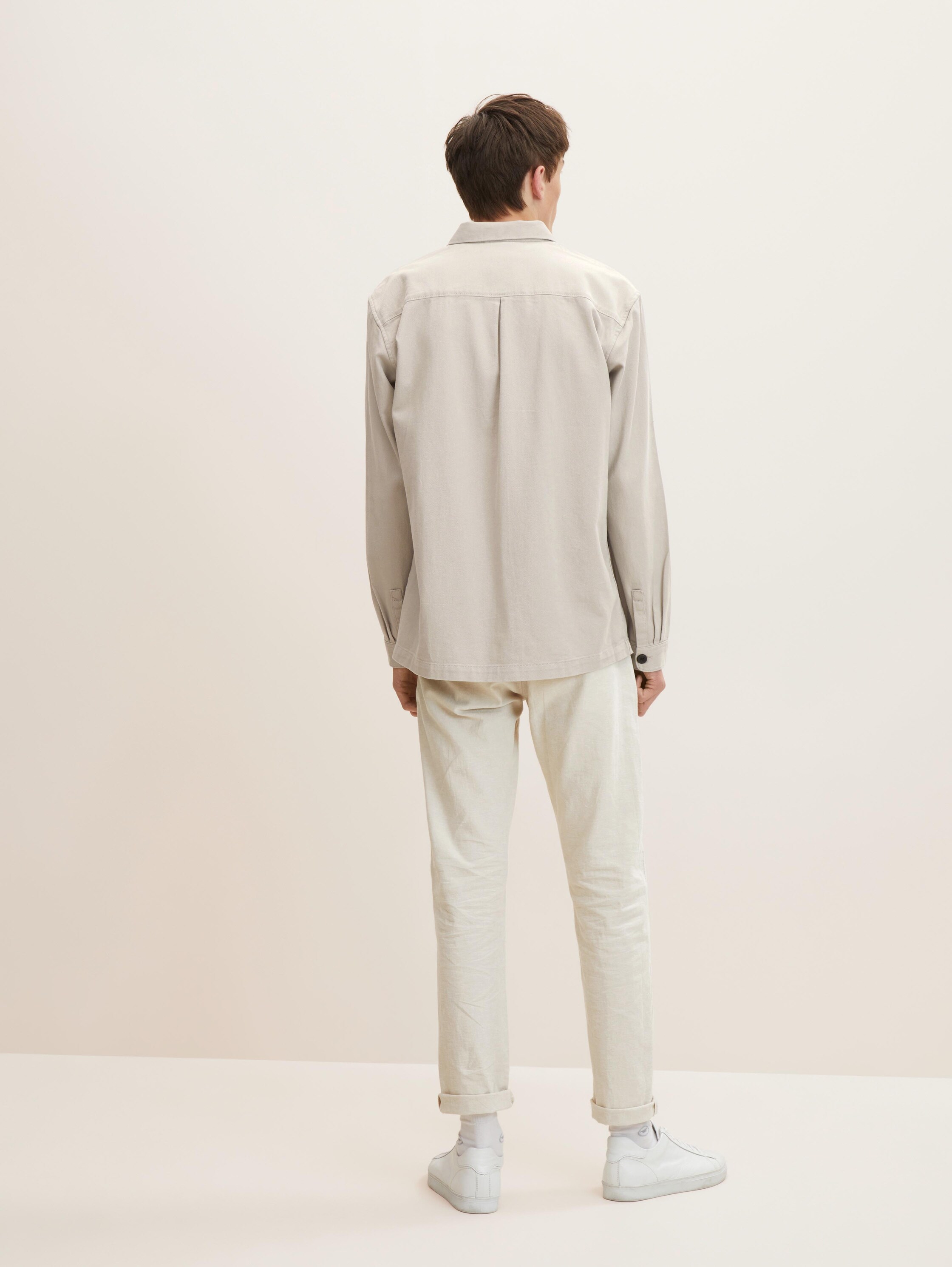 Relaxed fit shirt jacket - light dove grey - Neckline model-back view