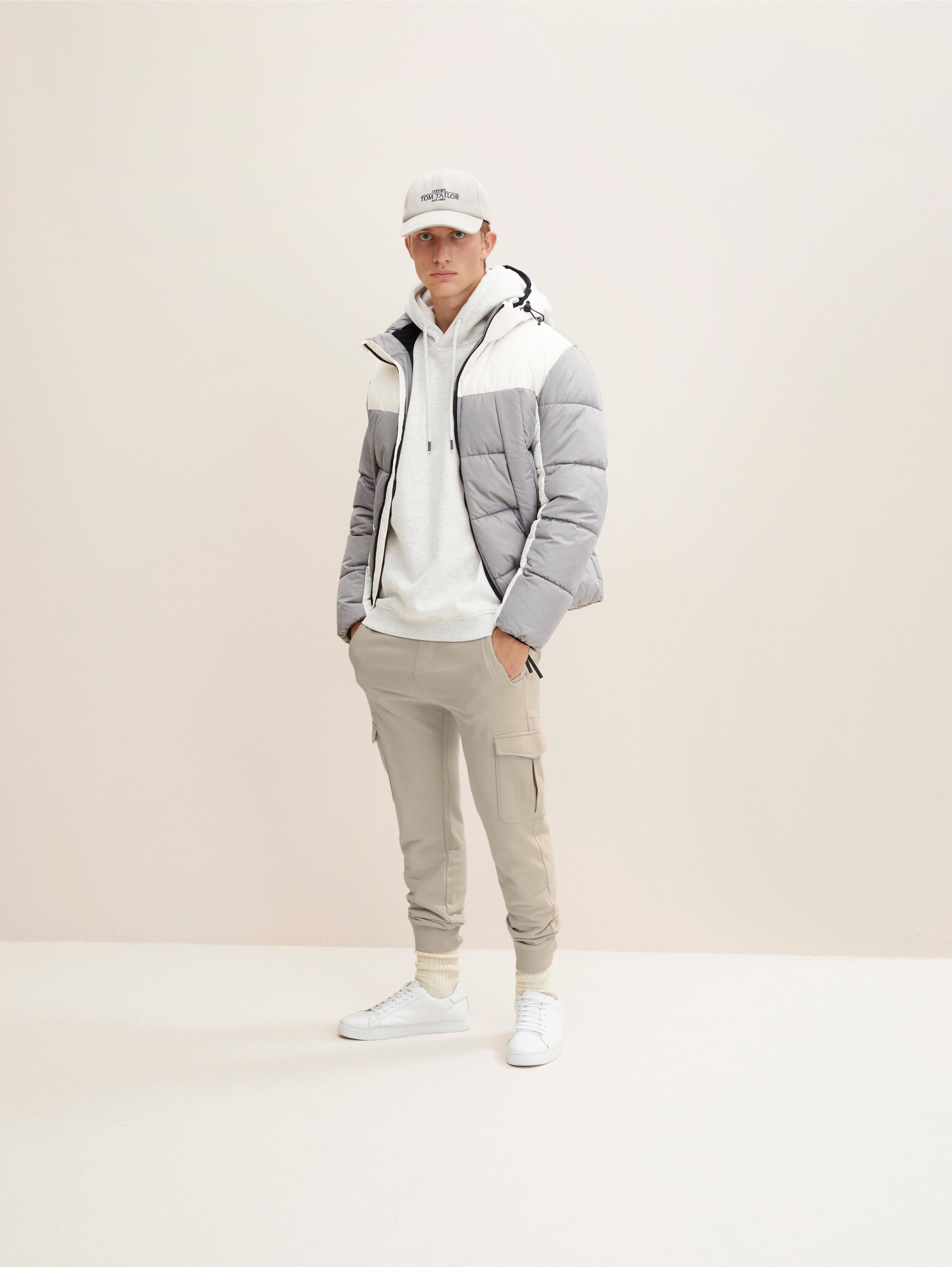 Doudoune à capuche amovible - Explicit Grey - vue latérale du modèle