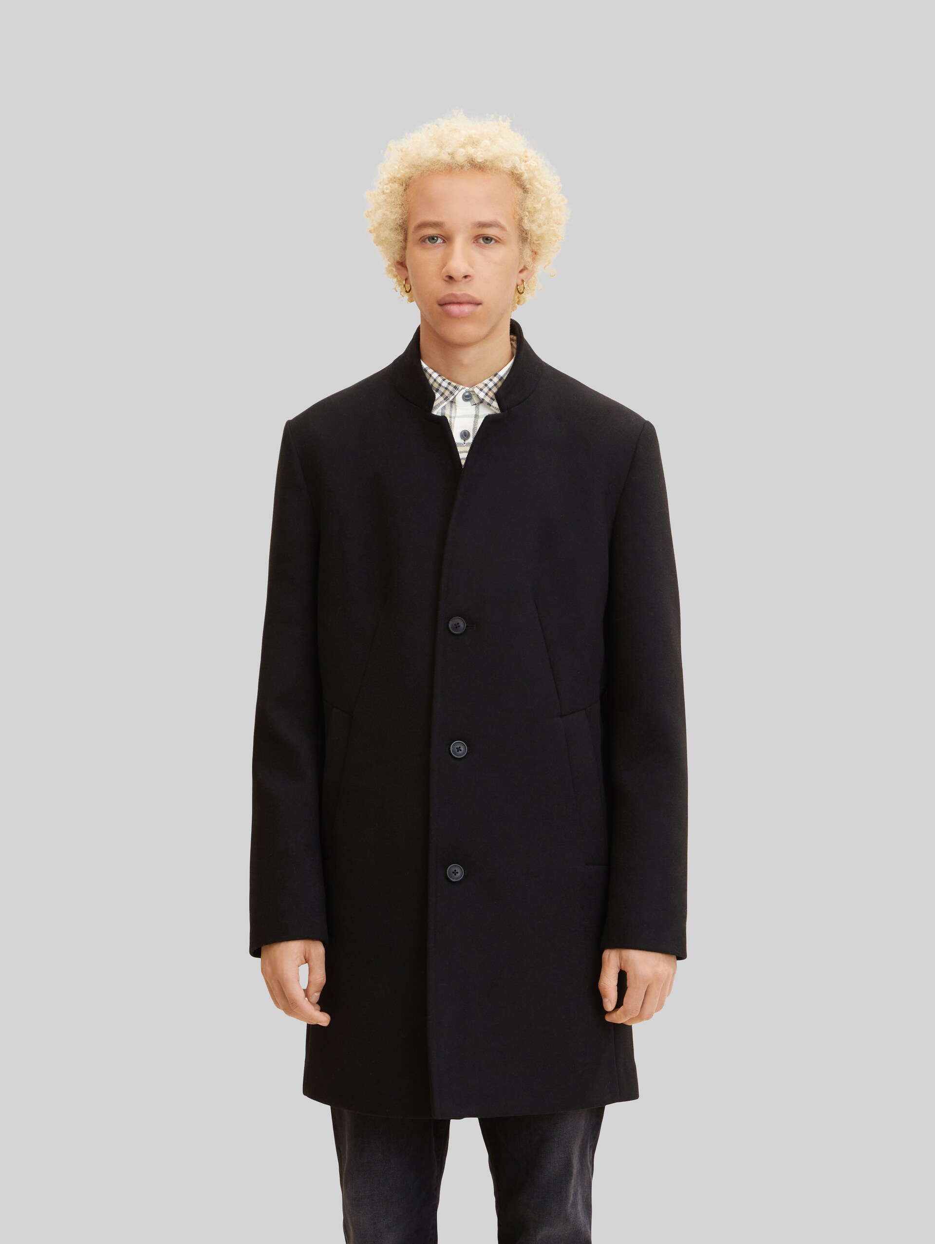 Wollmantel - Black - Model-Vorderansicht