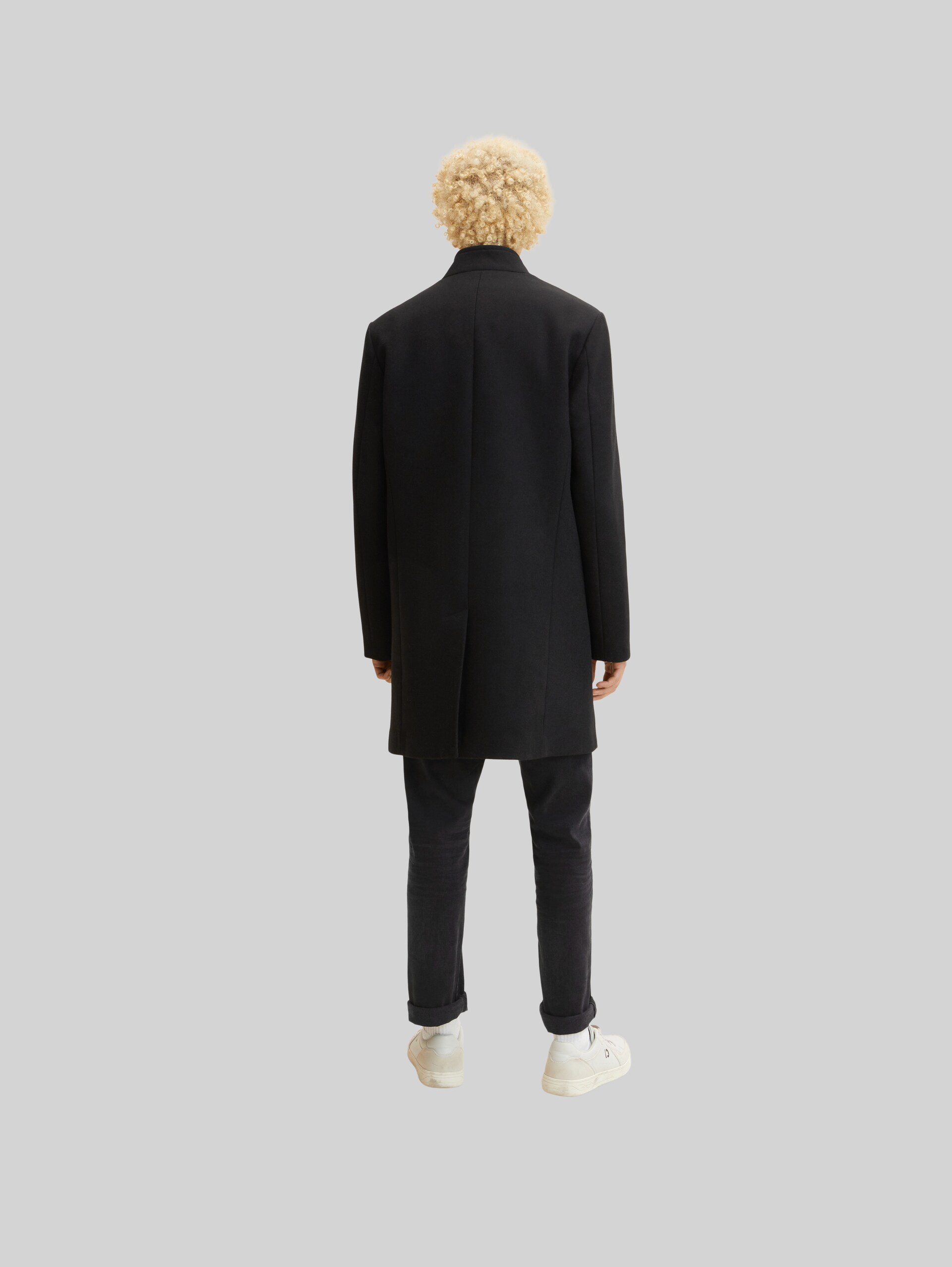 Wollmantel - Black - Model-Rückansicht