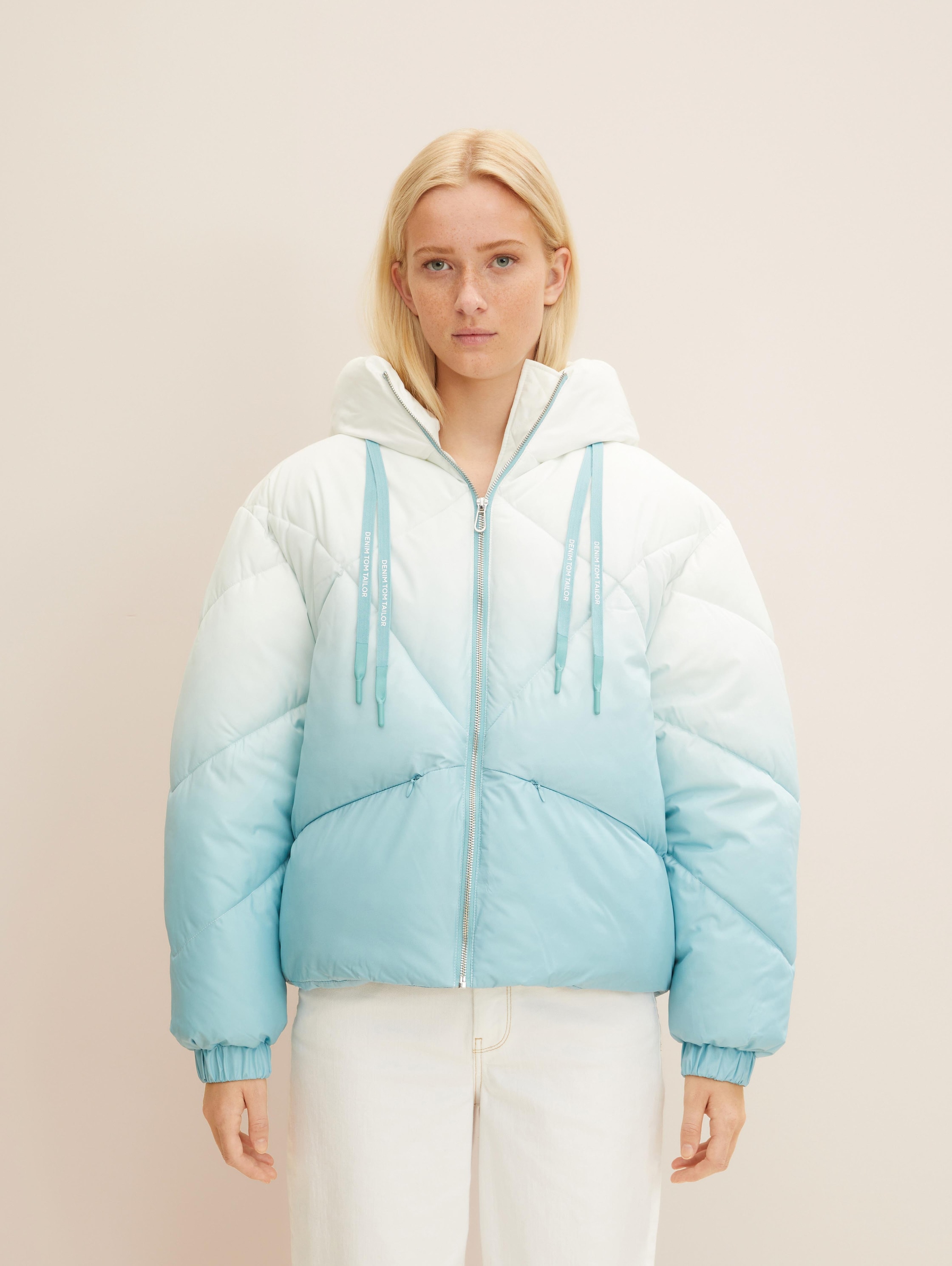 Pufferjacke mit Kapuze - REPREVE(R) Our Ocean(R) - bright reef colorflow - Model-Vorderansicht