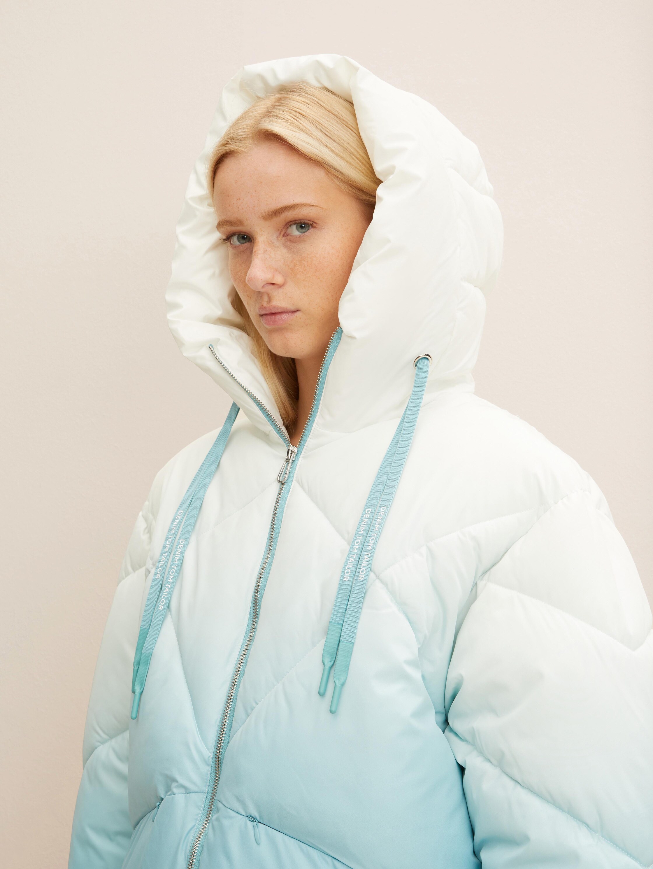 Pufferjacke mit Kapuze - REPREVE(R) Our Ocean(R) - bright reef colorflow - Detail-Model-Ansicht