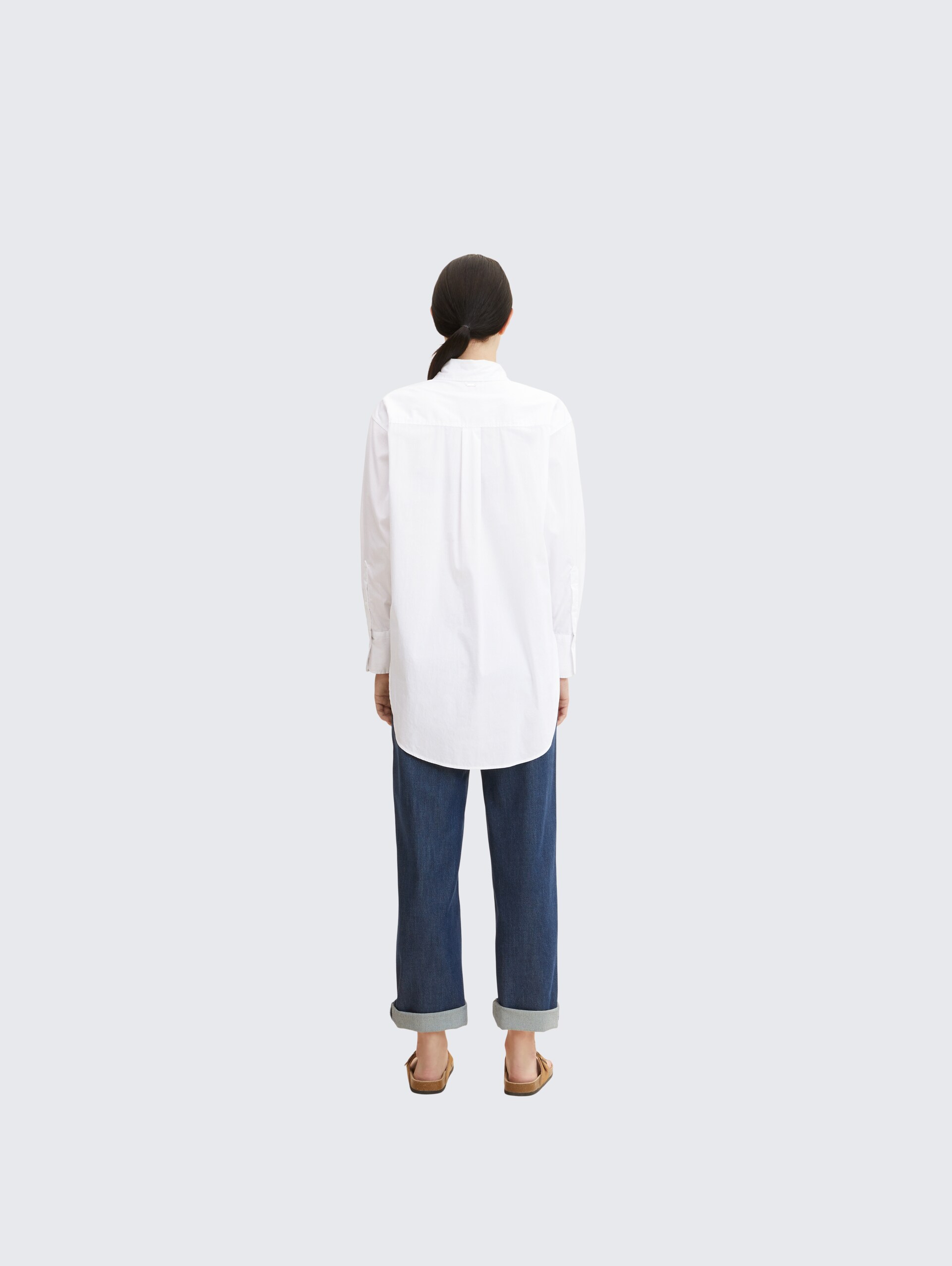 Oversized Hemd - White - Auschnitt Model-Rückansicht