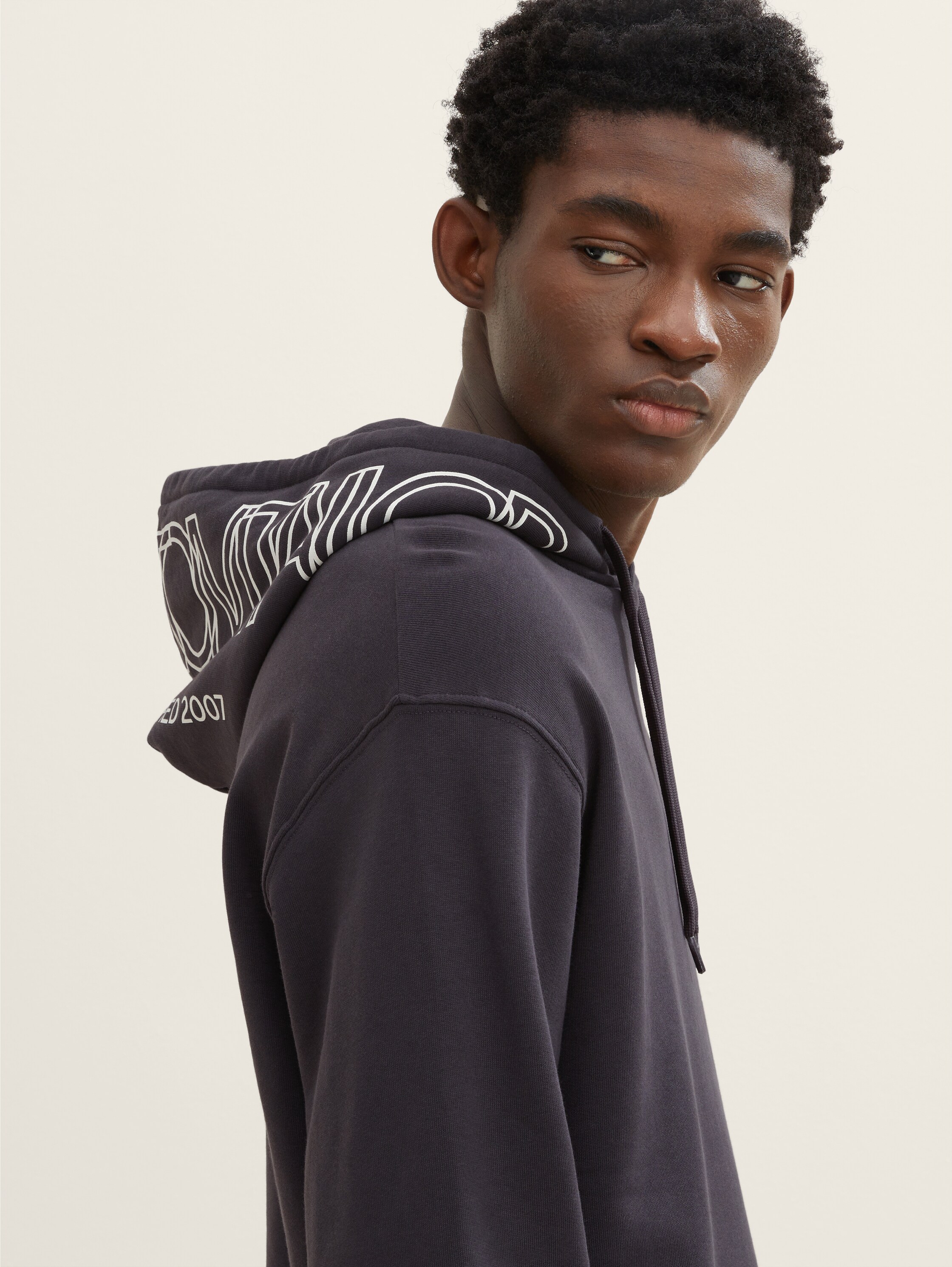 Hoodie mit Print - 6
