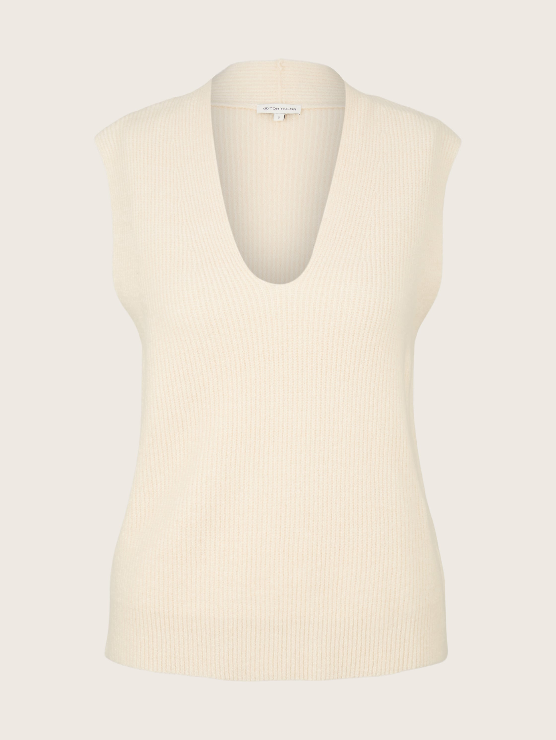 Slipover with a V-neckline - soft buttercream