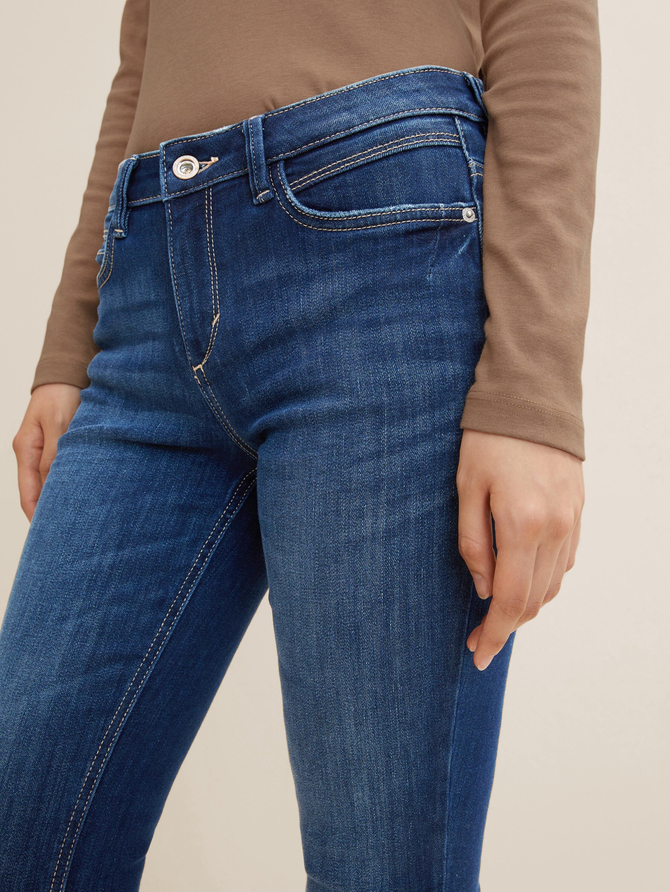 TTALEXA slim jeans - dark stone wash denim - Detailaanzicht model