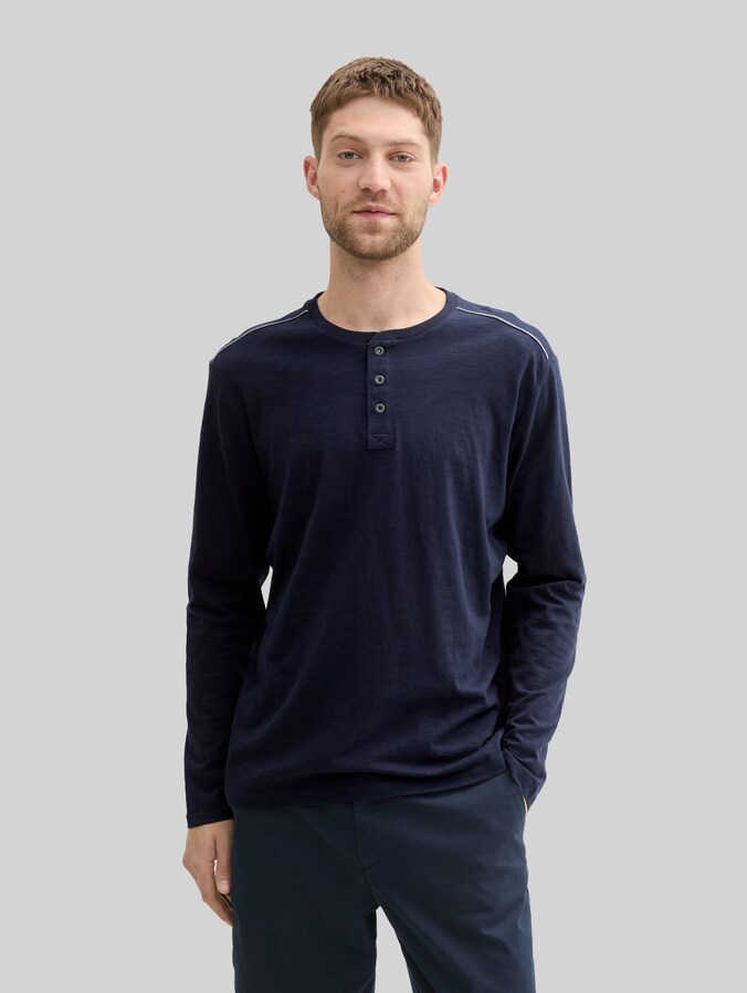 Henley-shirt met lange mouwen van katoen door Men, Knitted Navy