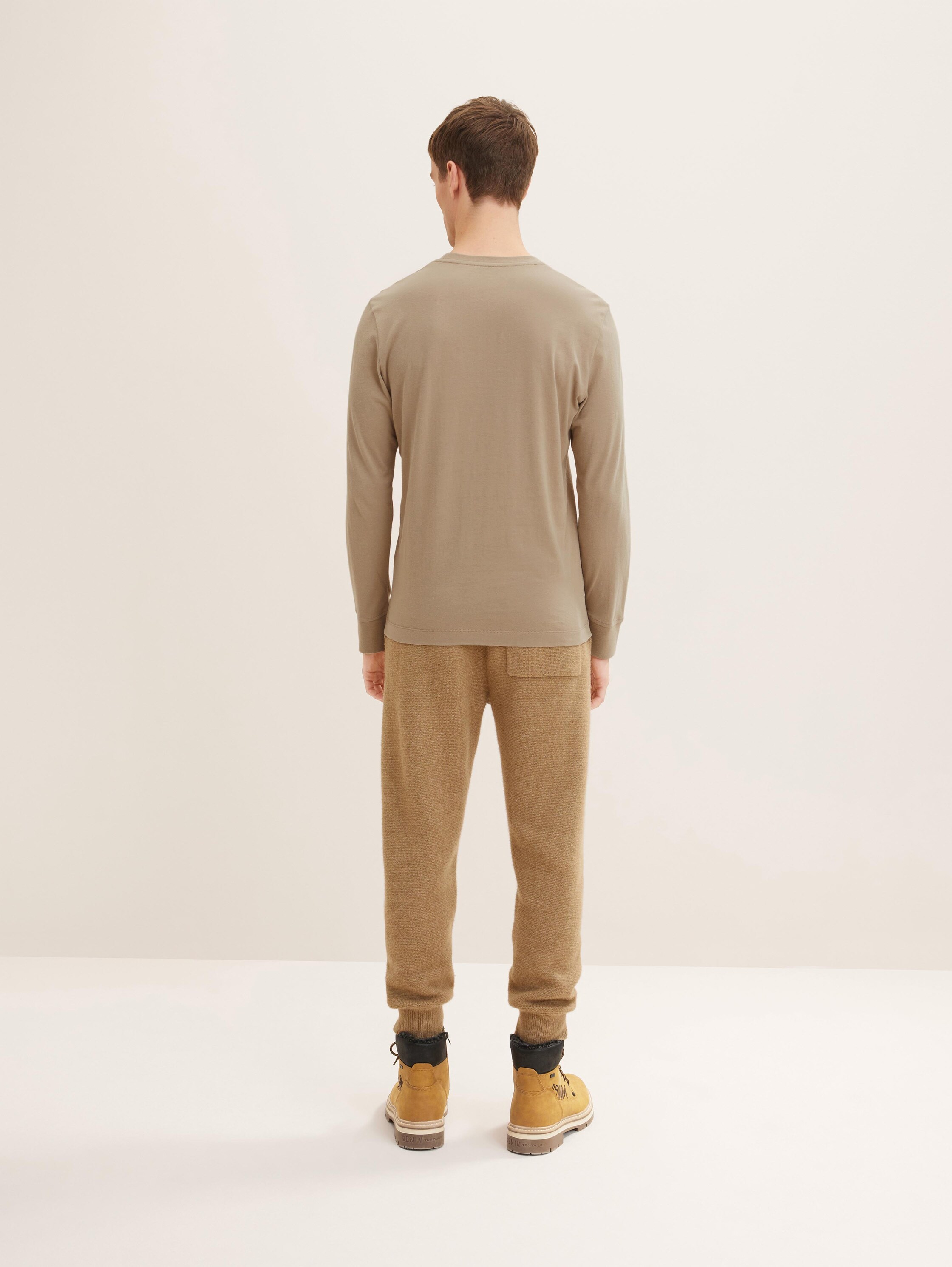 Langarmshirt mit Logo-Print - Quarry Beige - Auschnitt Model-Rückansicht