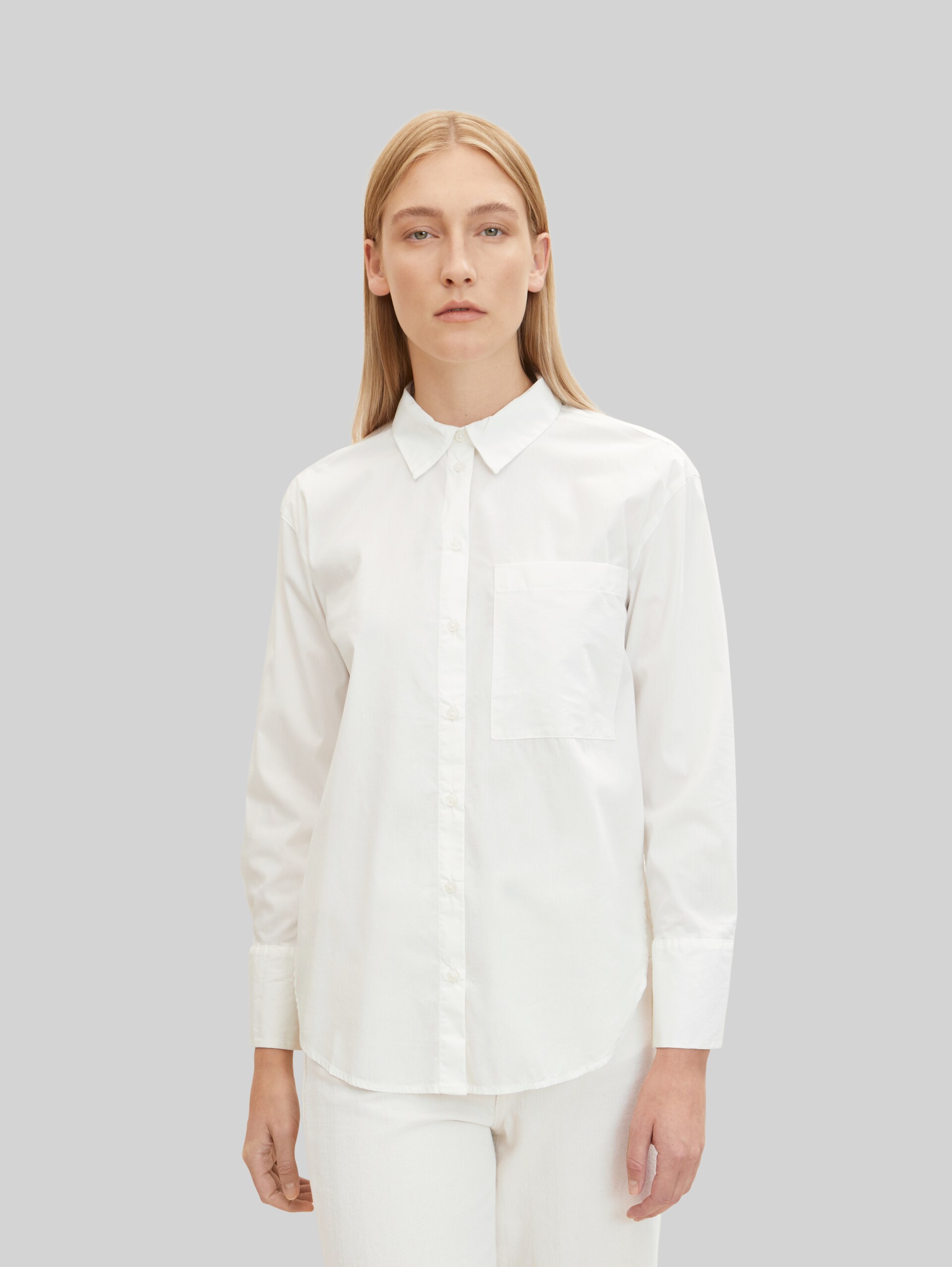Blouse with a patch chest pocket - Whisper White - Neckline model front view