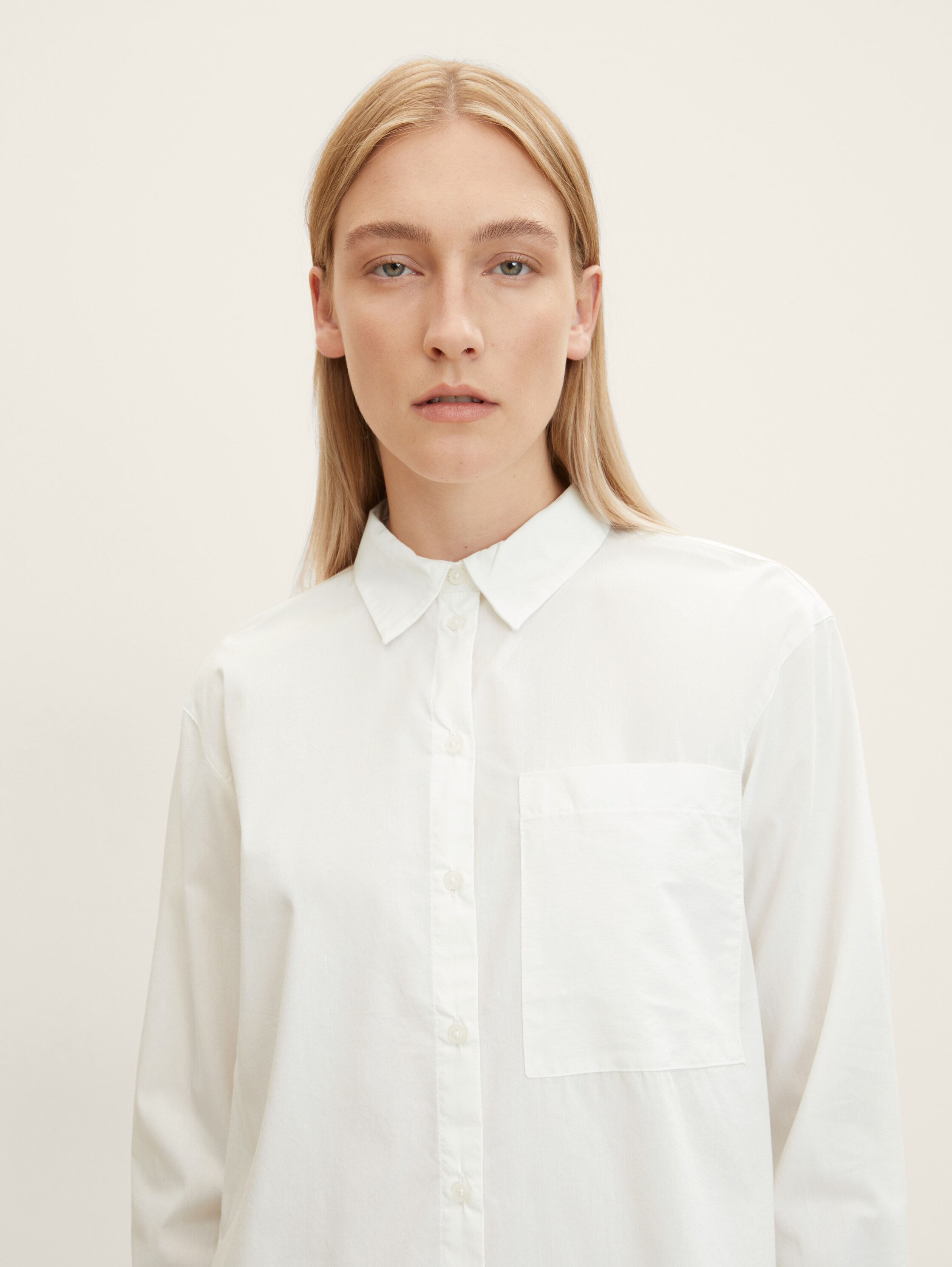 Bluse mit aufgesetzter Brusttasche - 1