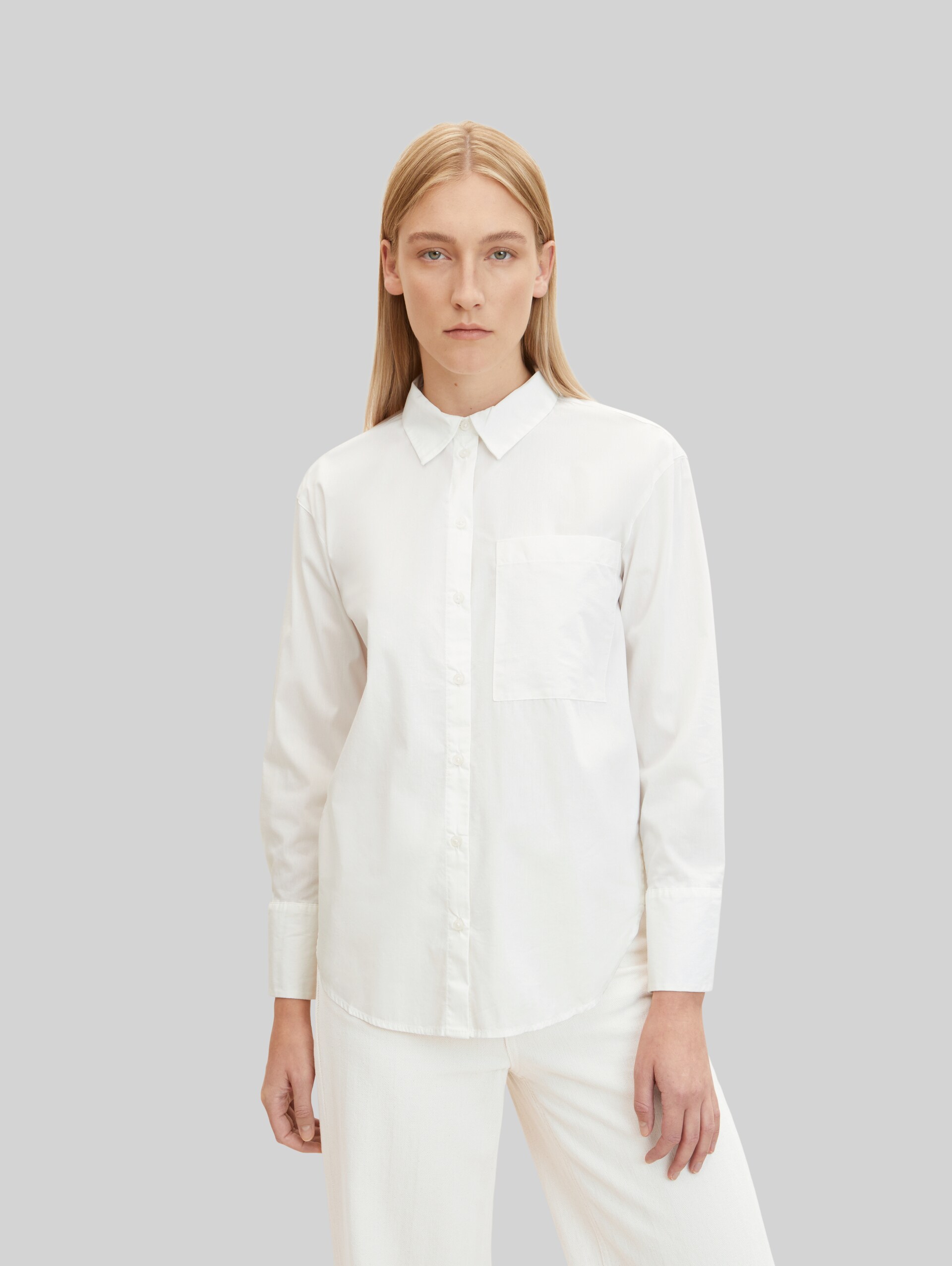 Blouse with a patch chest pocket - Whisper White - Detail model view