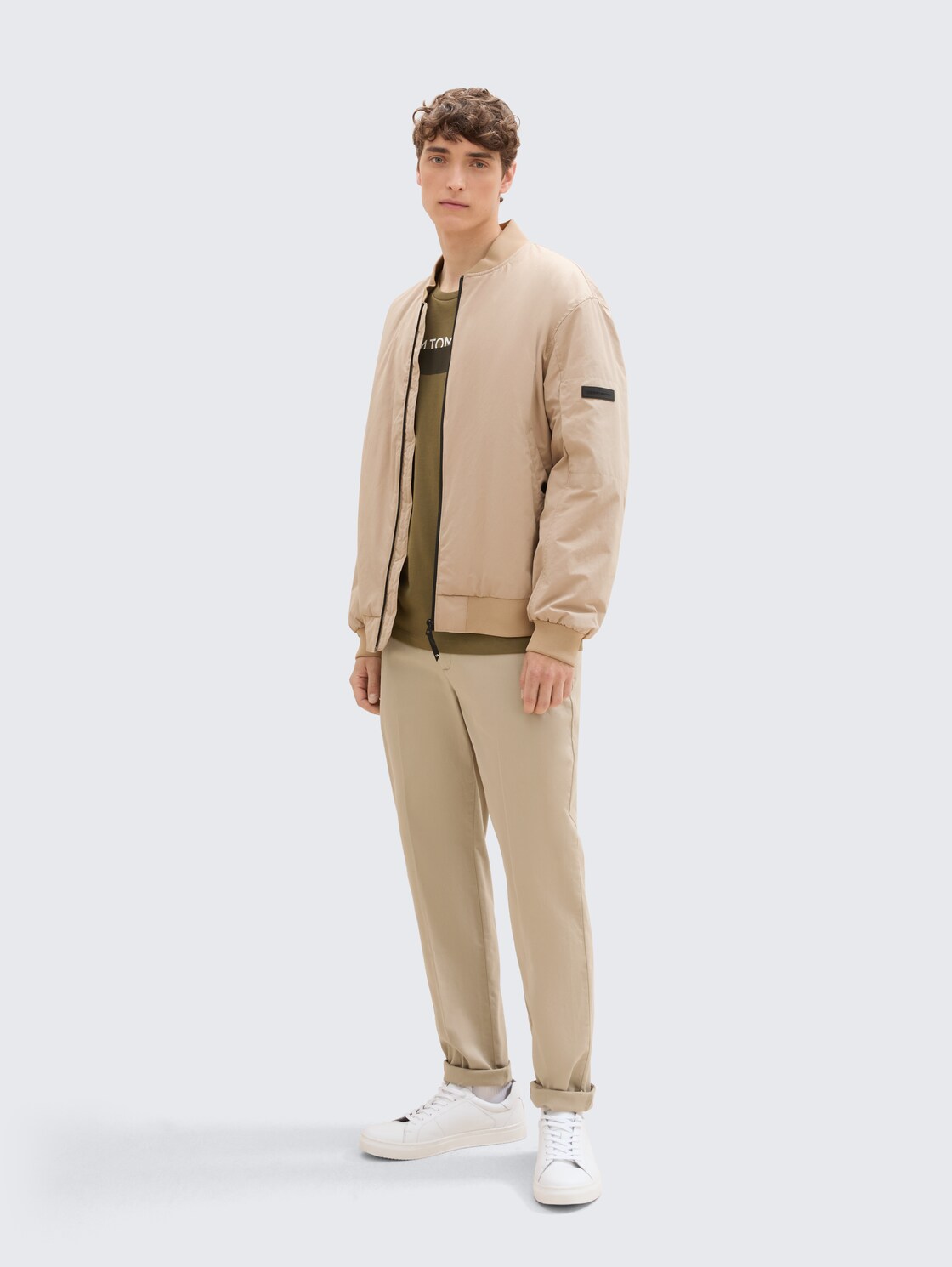 T-Shirt mit Print im 3er-Pack - Dry Greyish Olive - Model-Vorderansicht