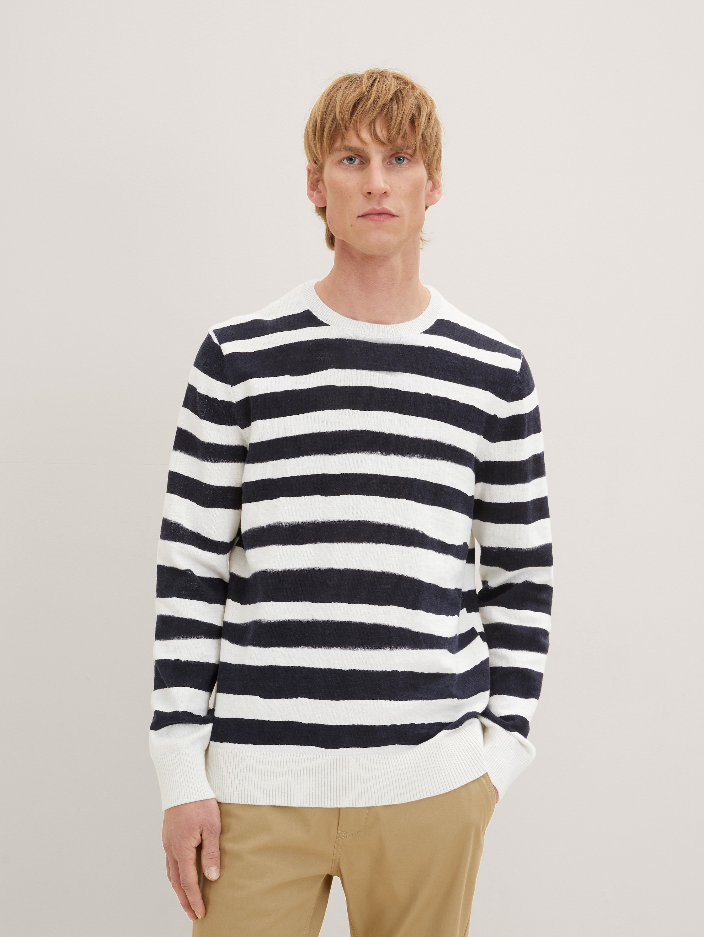 Gestreifter Strickpullover - 3