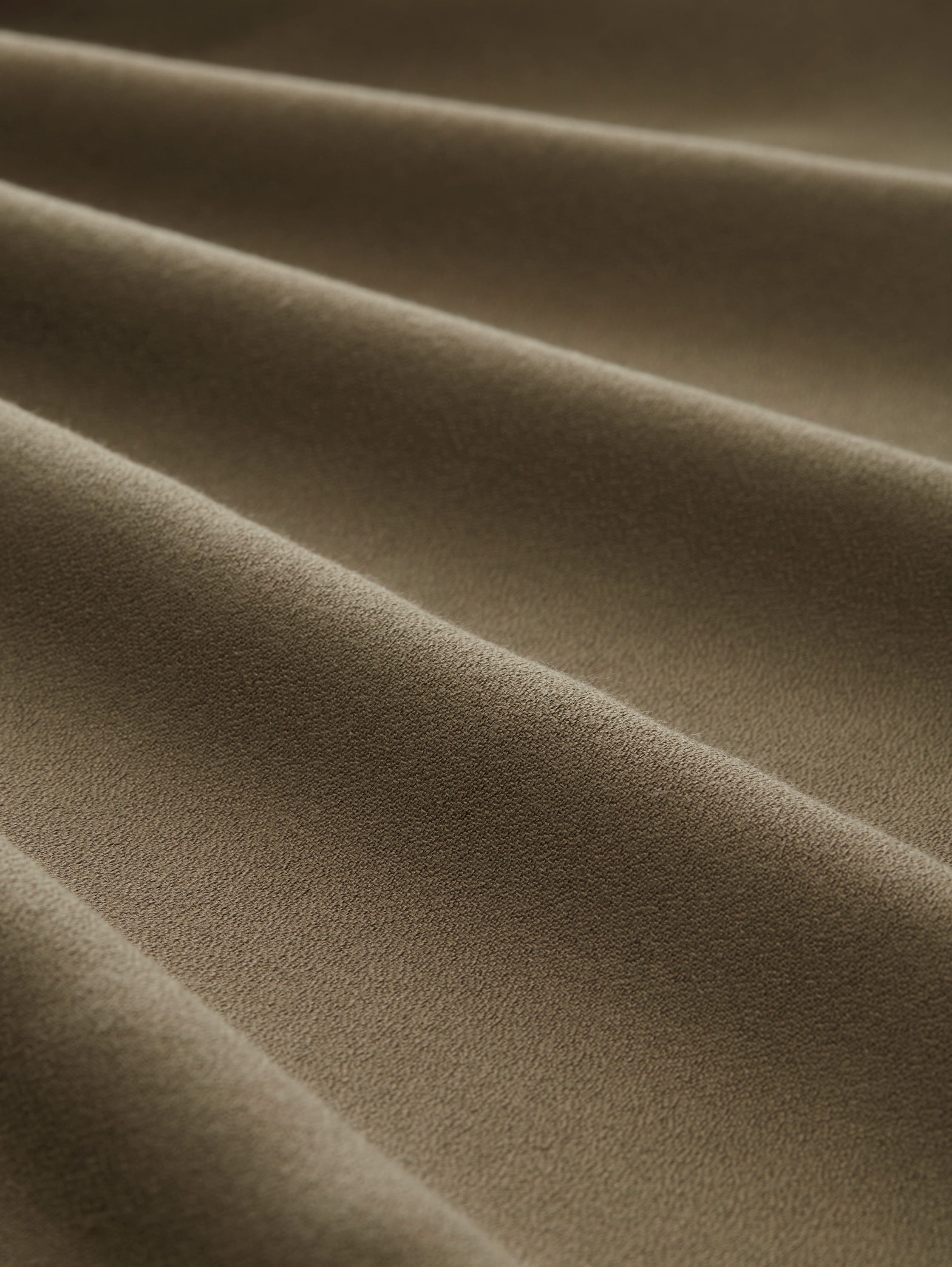 Plus Size - Langarmshirt mit Stehkragen - tarmac khaki - Material-Ansicht