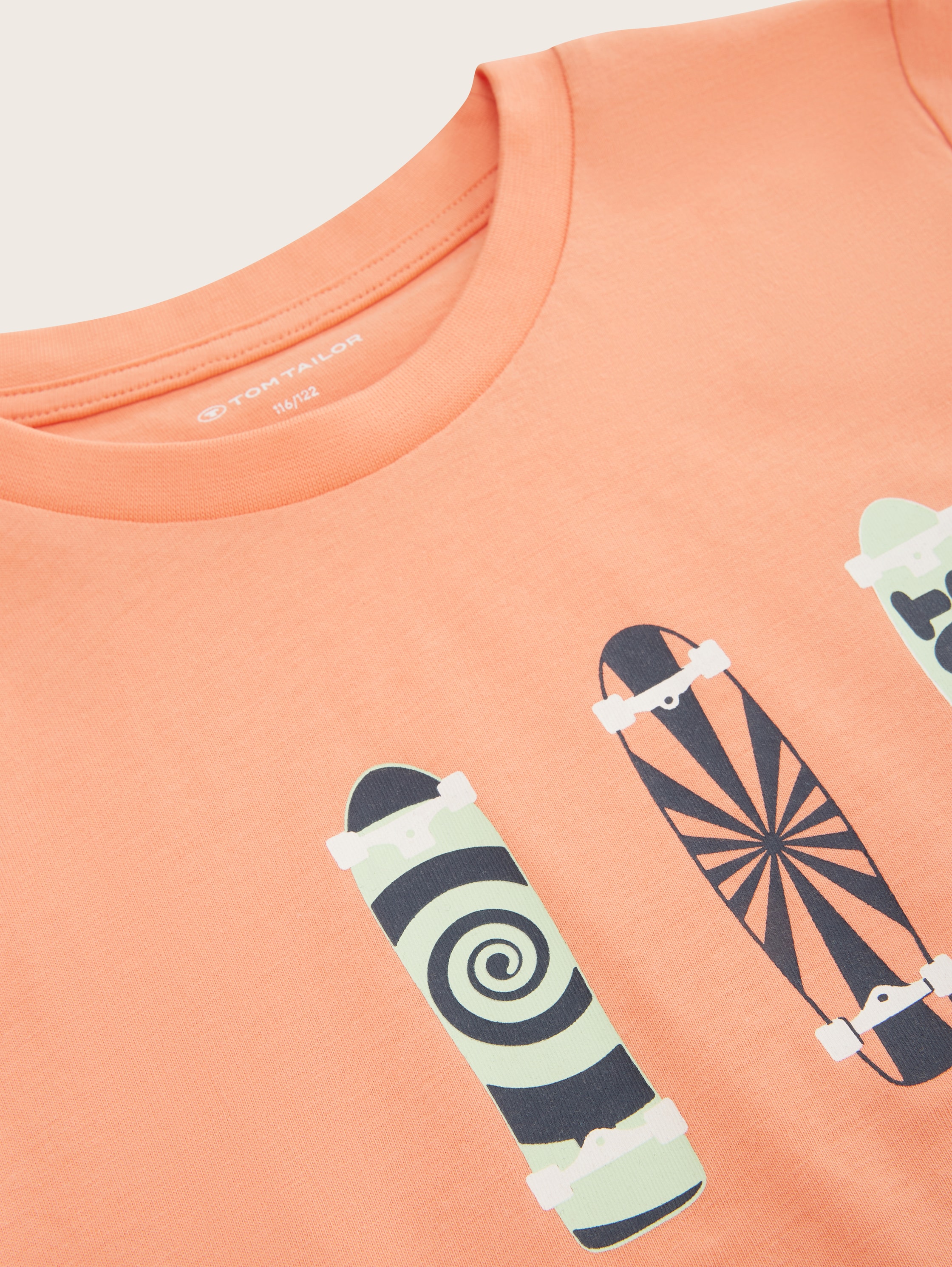 T-shirt met print - bright peach orange - Detailaanzicht model