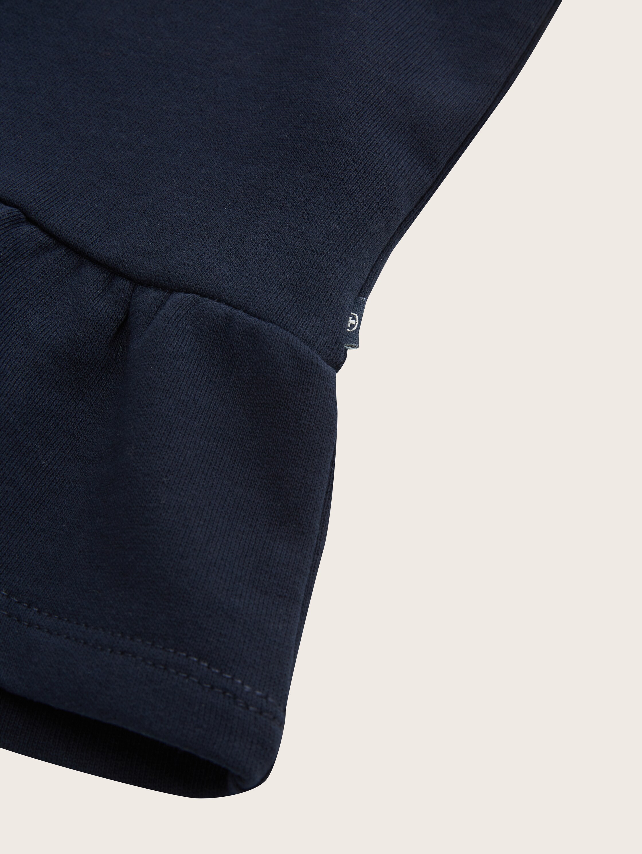 Sweatshirt met volants - sky captain blue - Detailaanzicht model