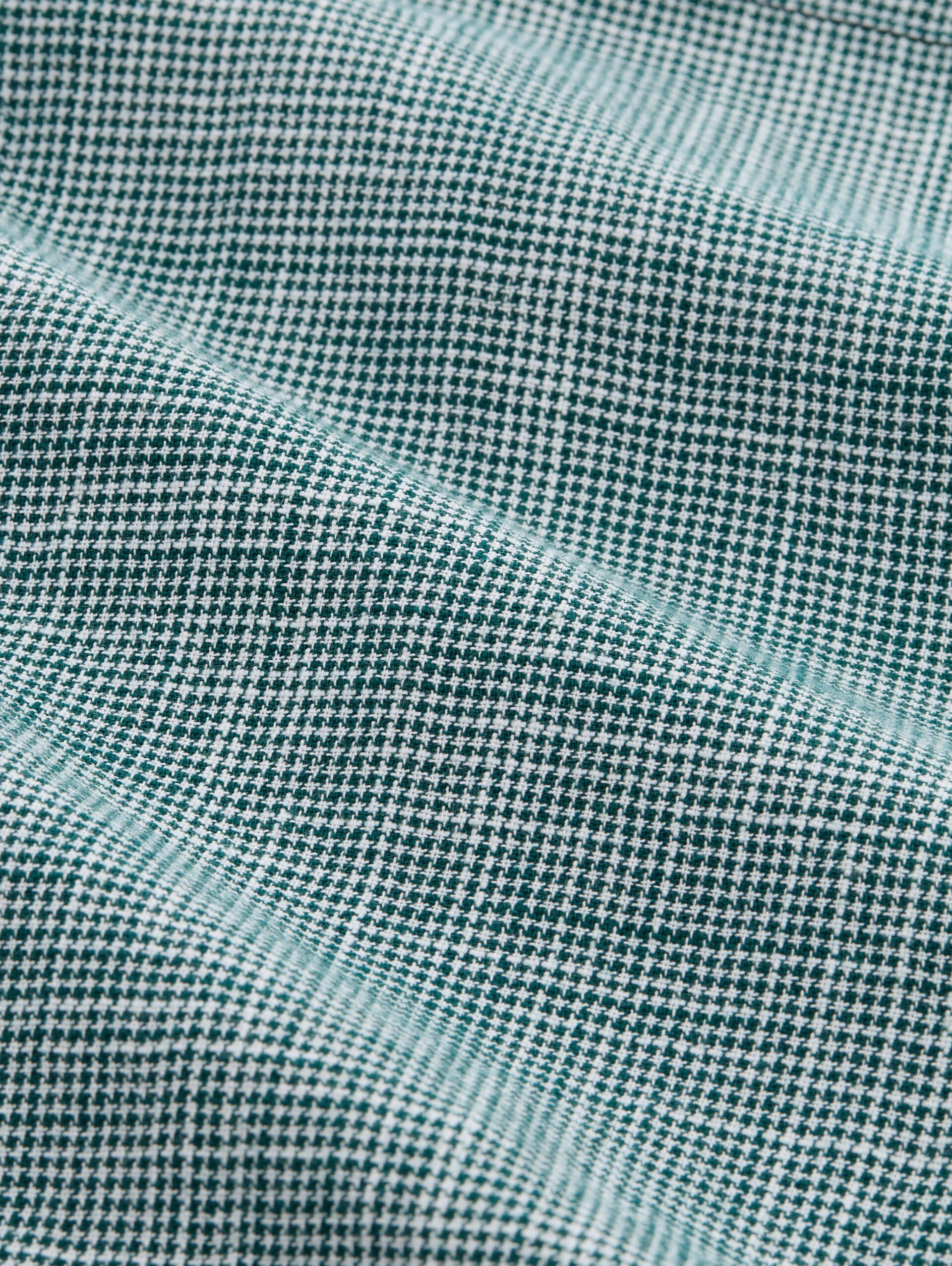 Bluse mit Brusttaschen - Deep Meadow Green - Material-Ansicht