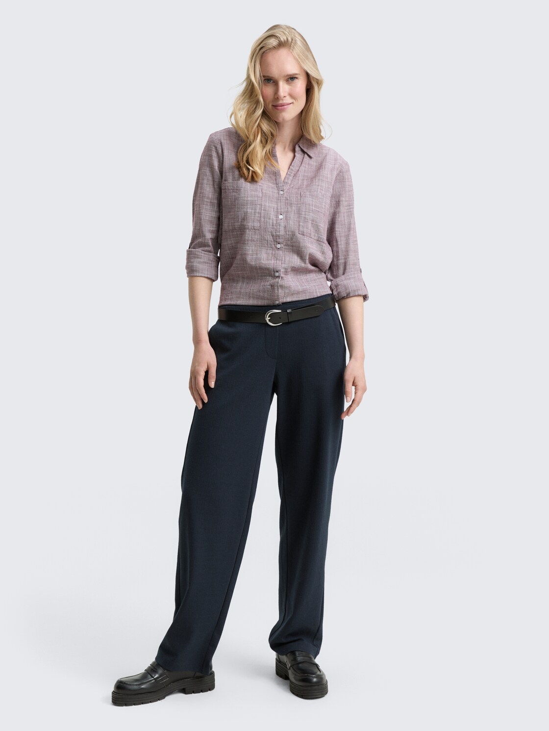 Bluse mit Brusttaschen - bordeaux red - Model-Vorderansicht