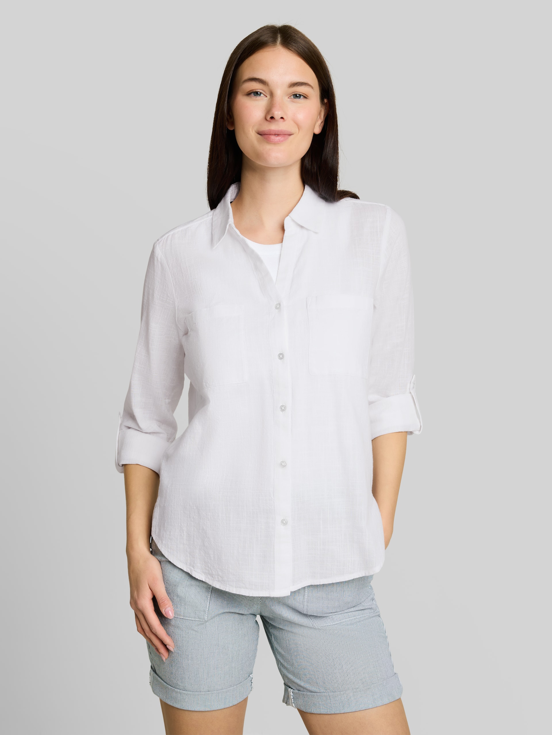 Blouse with chest pockets - White - Neckline model front view
