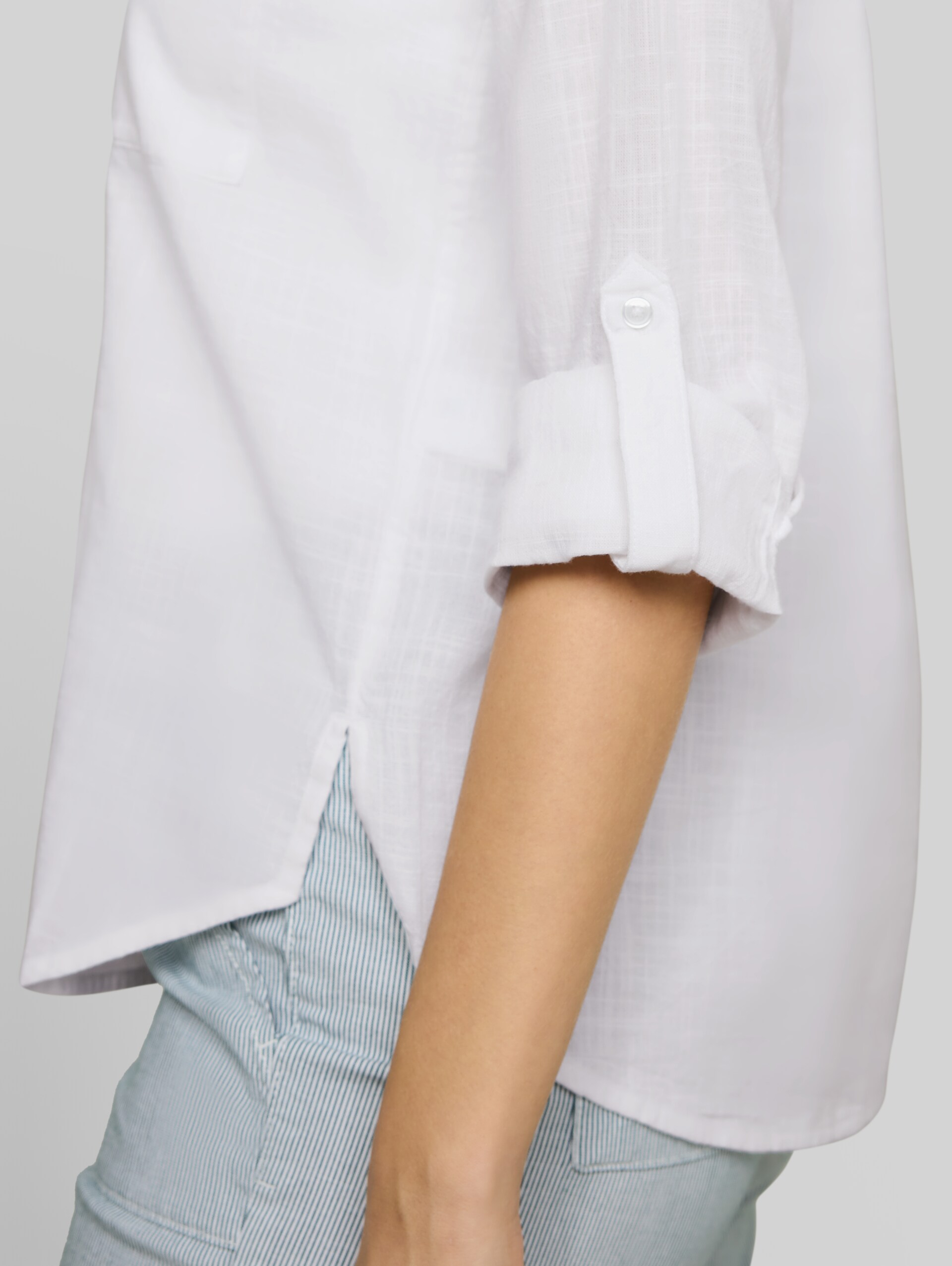 Blouse with chest pockets - White - Detail model view