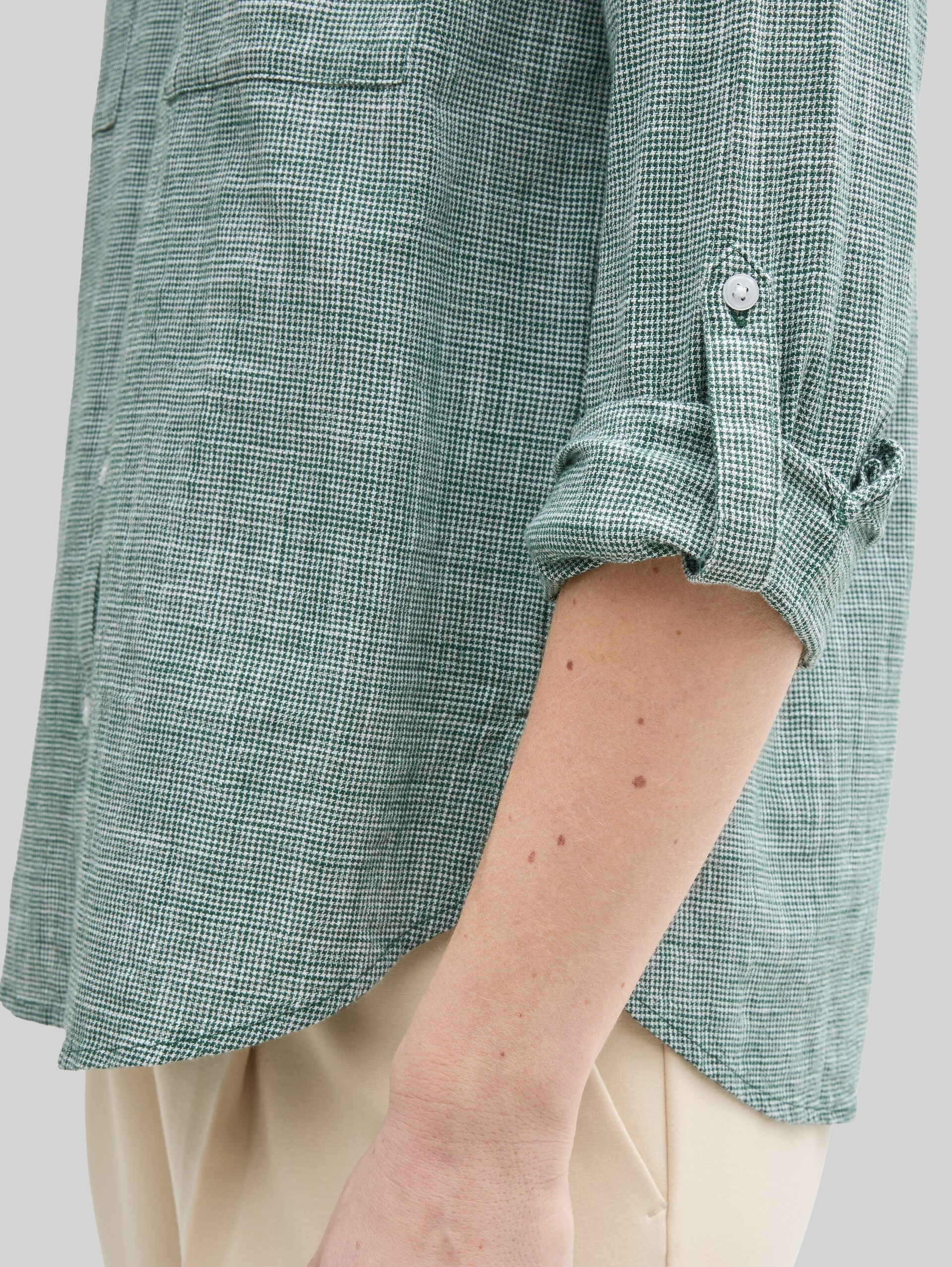 Blouse avec poches poitrine - explorer green - Vue détaillée du modèle