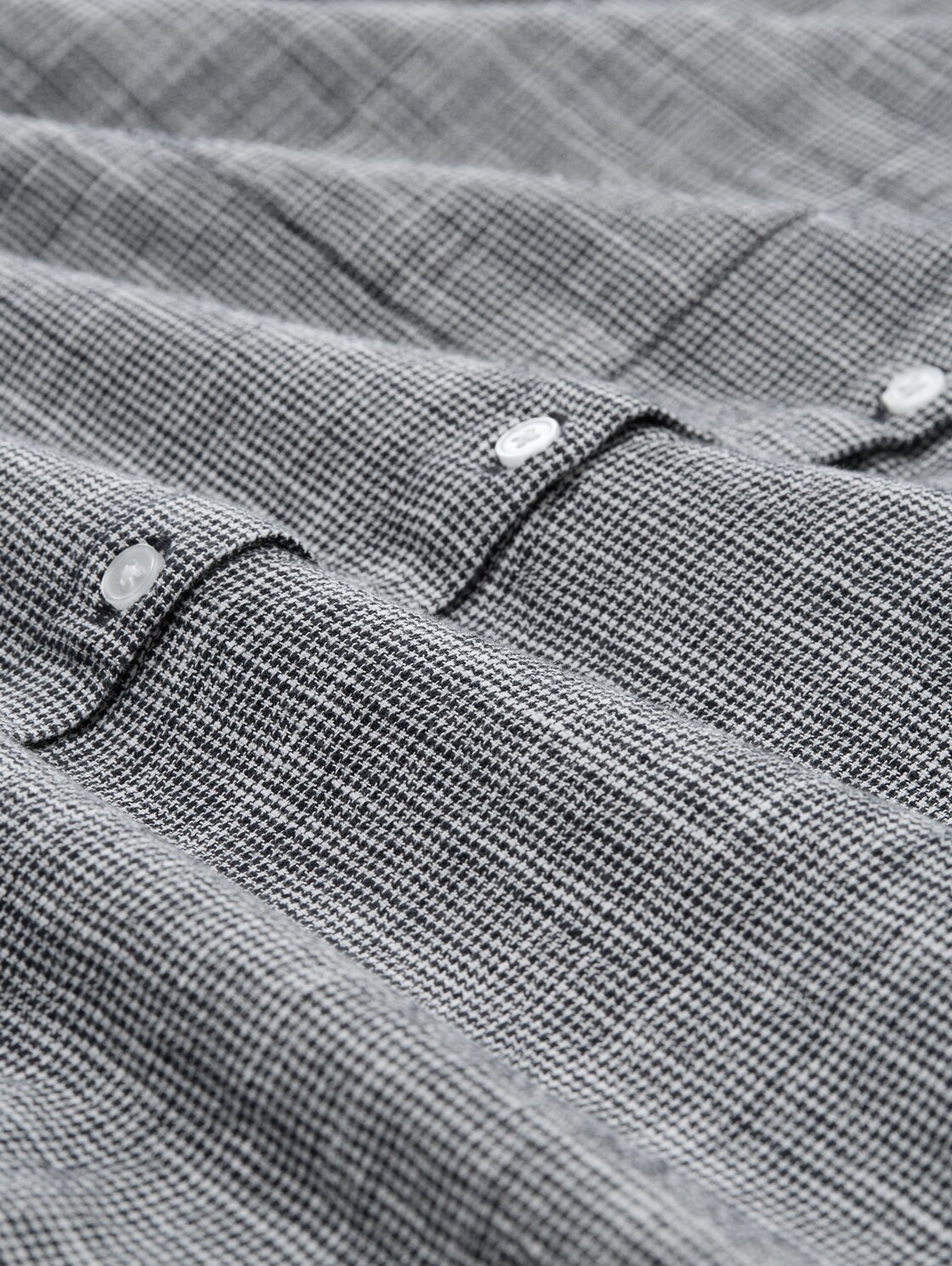 Bluse mit Brusttaschen - midnight navy blue - Material-Ansicht