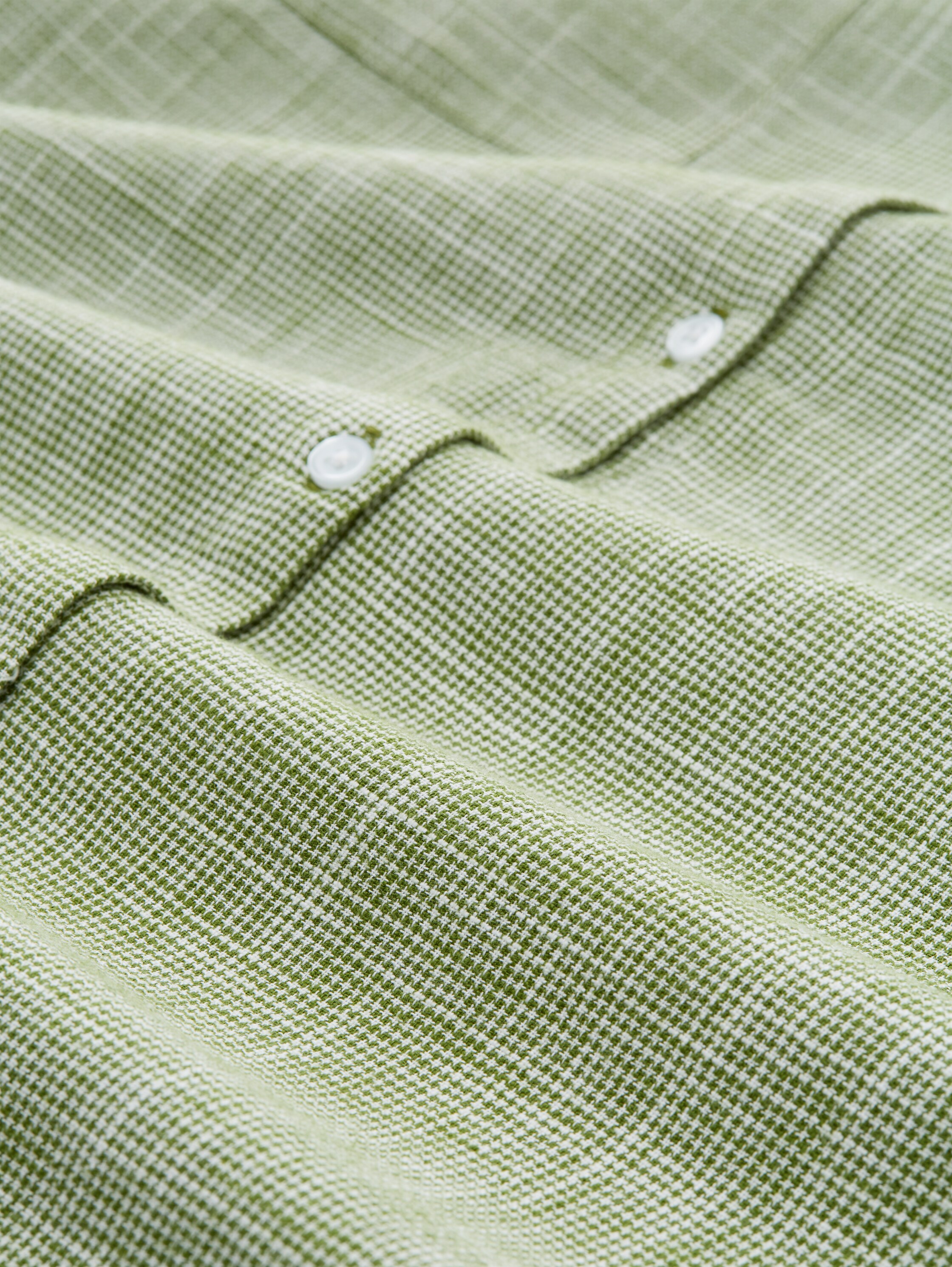 Bluse mit Brusttaschen - deep ivy green - Material-Ansicht