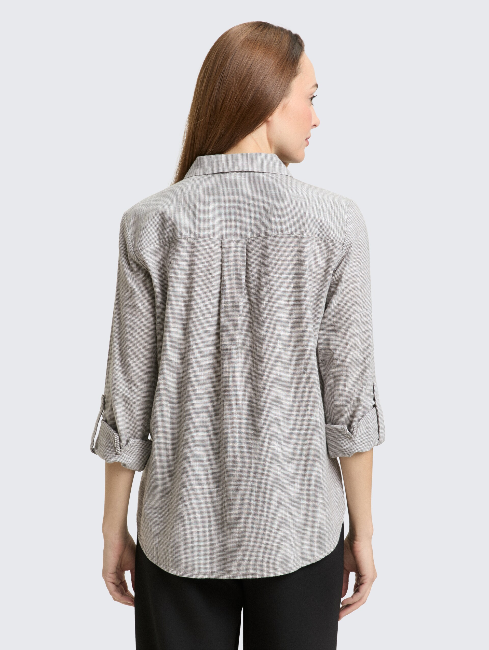 Bluse mit Brusttaschen - cloudy green - Auschnitt Model-Rückansicht